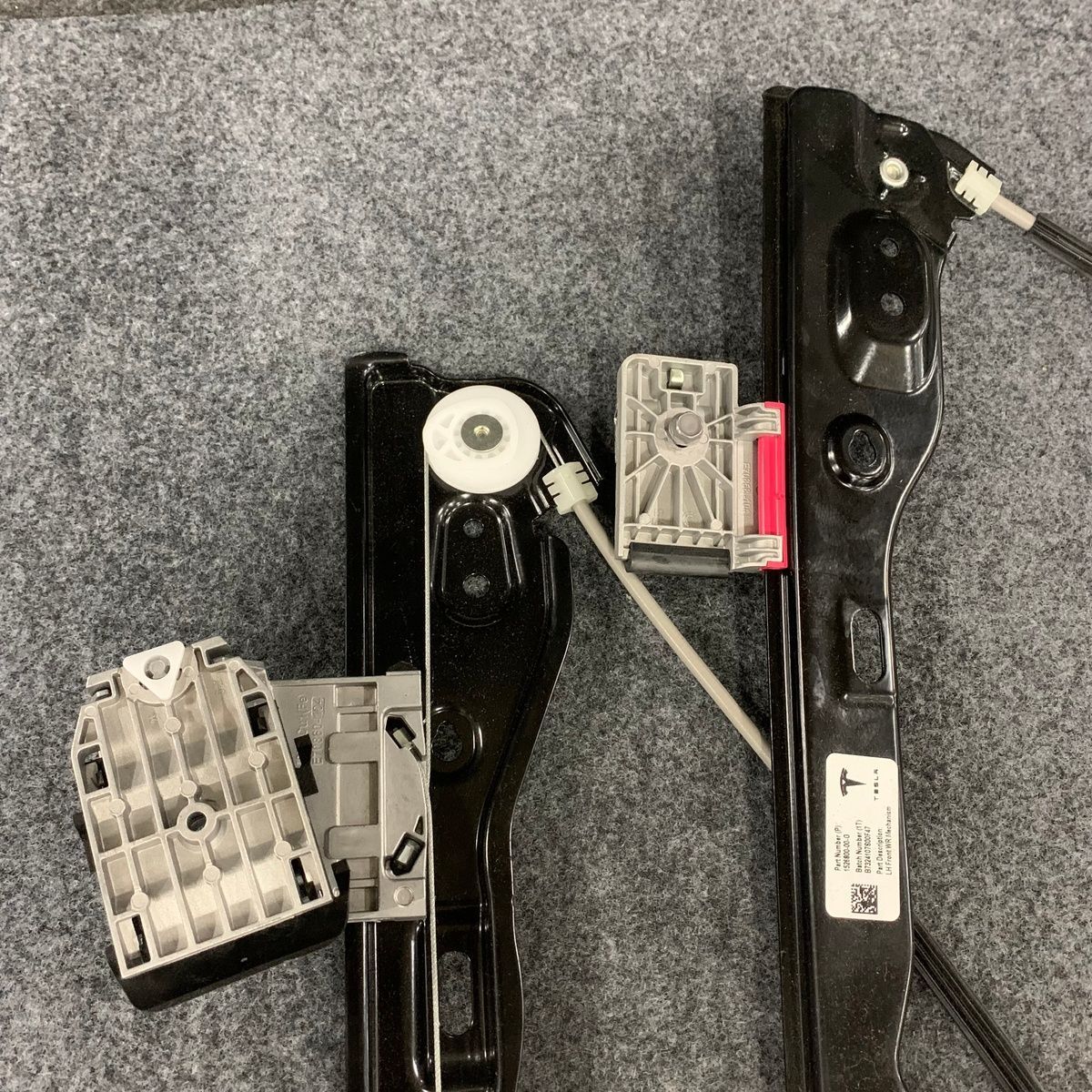 Tesla 1526800-00-G LH Front Window Regulator Mechanism for Model Y - Photo 6