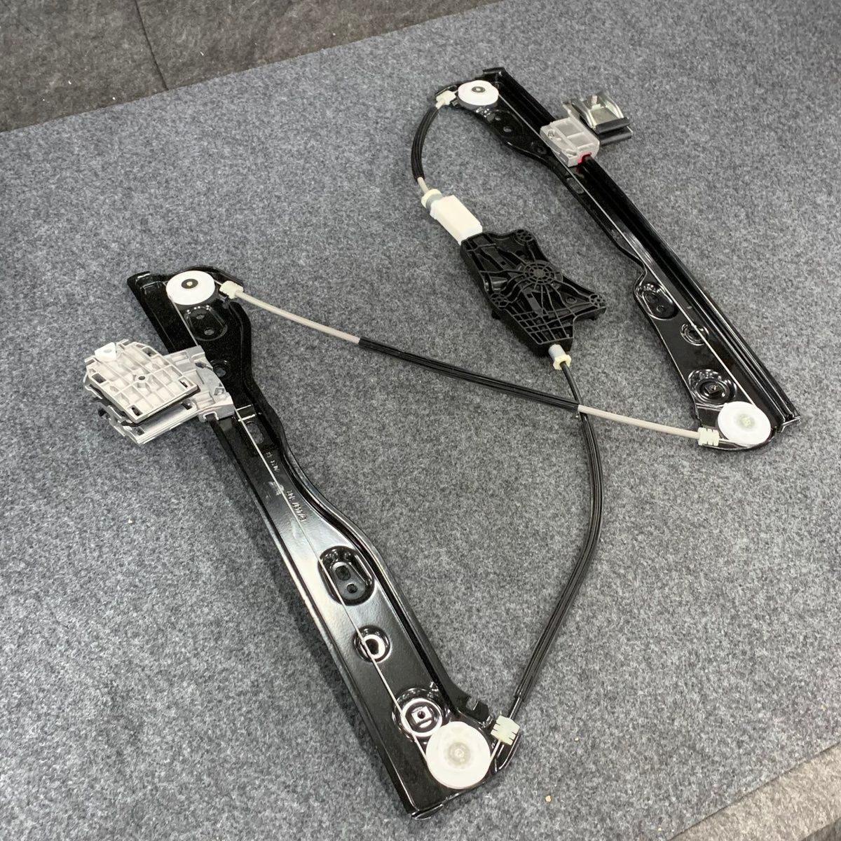 Tesla 1526800-00-G LH Front Window Regulator Mechanism for Model Y - Photo 7