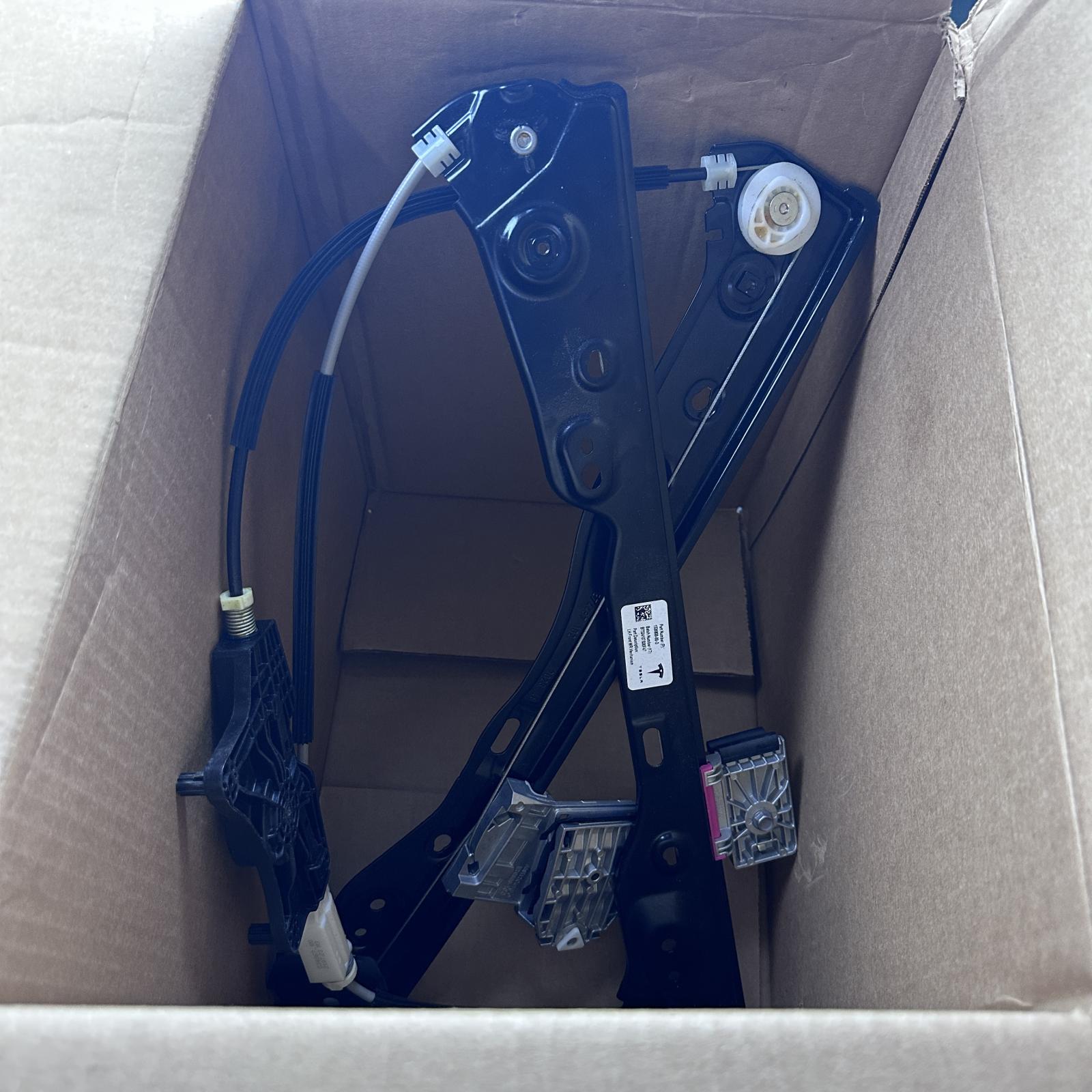 Tesla 1526800-00-G LH Front Window Regulator Mechanism for Model Y - Photo 12