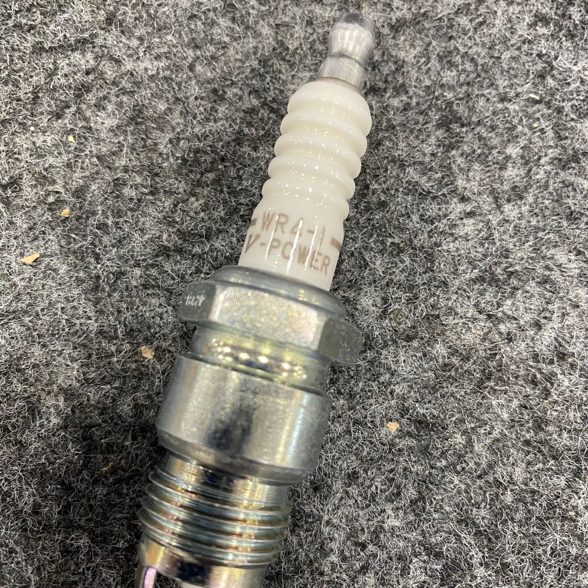 NGK V-Power Spark Plugs WR4-1 Stock #4652 (Qty 12) – NEW, Genuine OEM - Photo 5