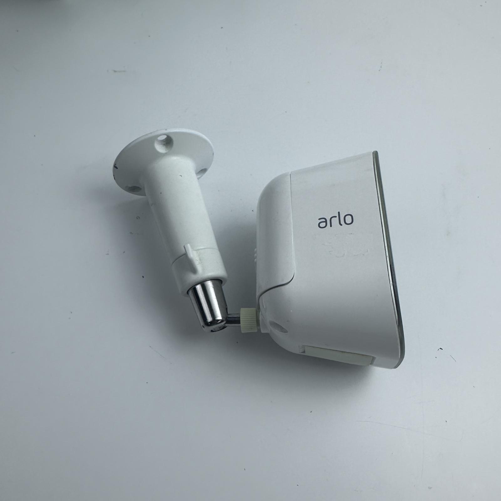 Netgear Arlo AL1101 Wireless Add-On Smart Security Light - Photo 2