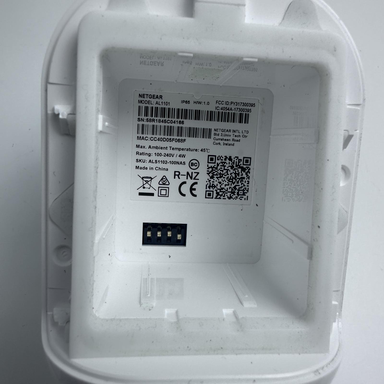 Netgear Arlo AL1101 Wireless Add-On Smart Security Light - Photo 8