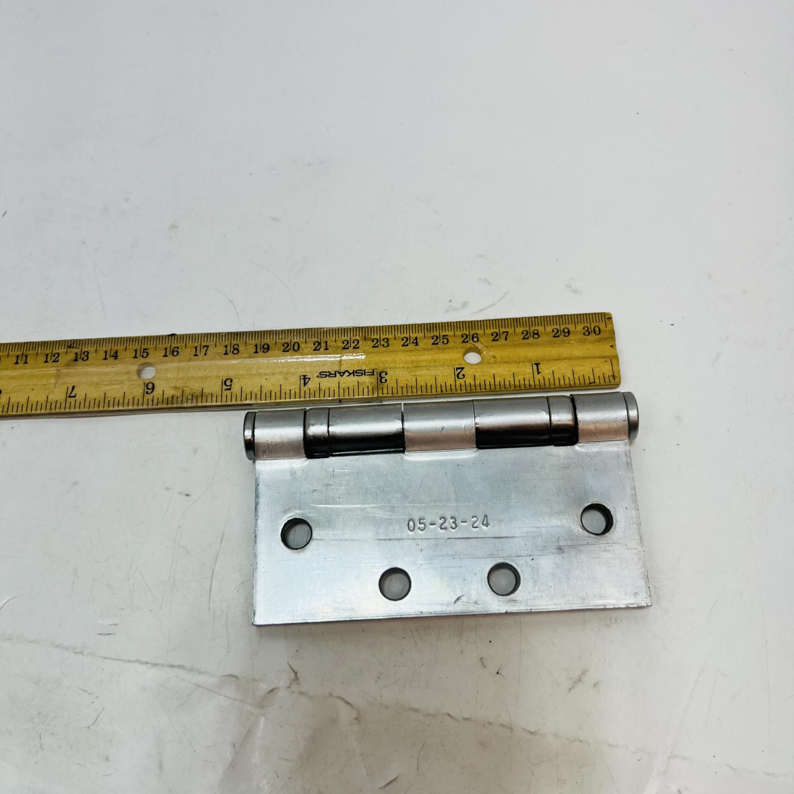 Lot of 2 Commercial Stainless Steel Hinges, 4.5"x4.5" & 6"x4" - Photo 3