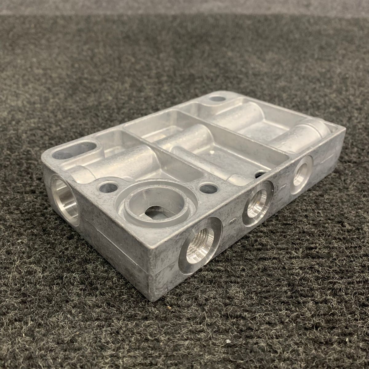 John Deere RE541212 Replacement Kit Manifold - Photo 2