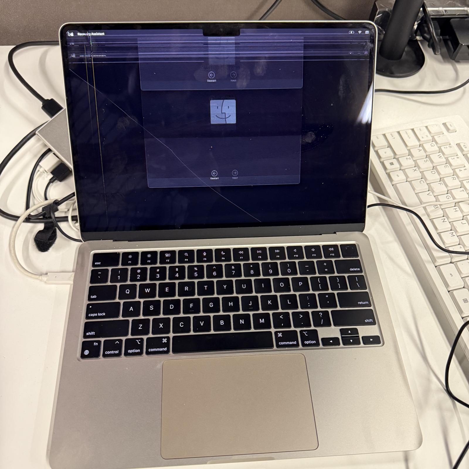 MacBook Air (13.6-inch, A2681) Full Parts Replacement - Photo 7