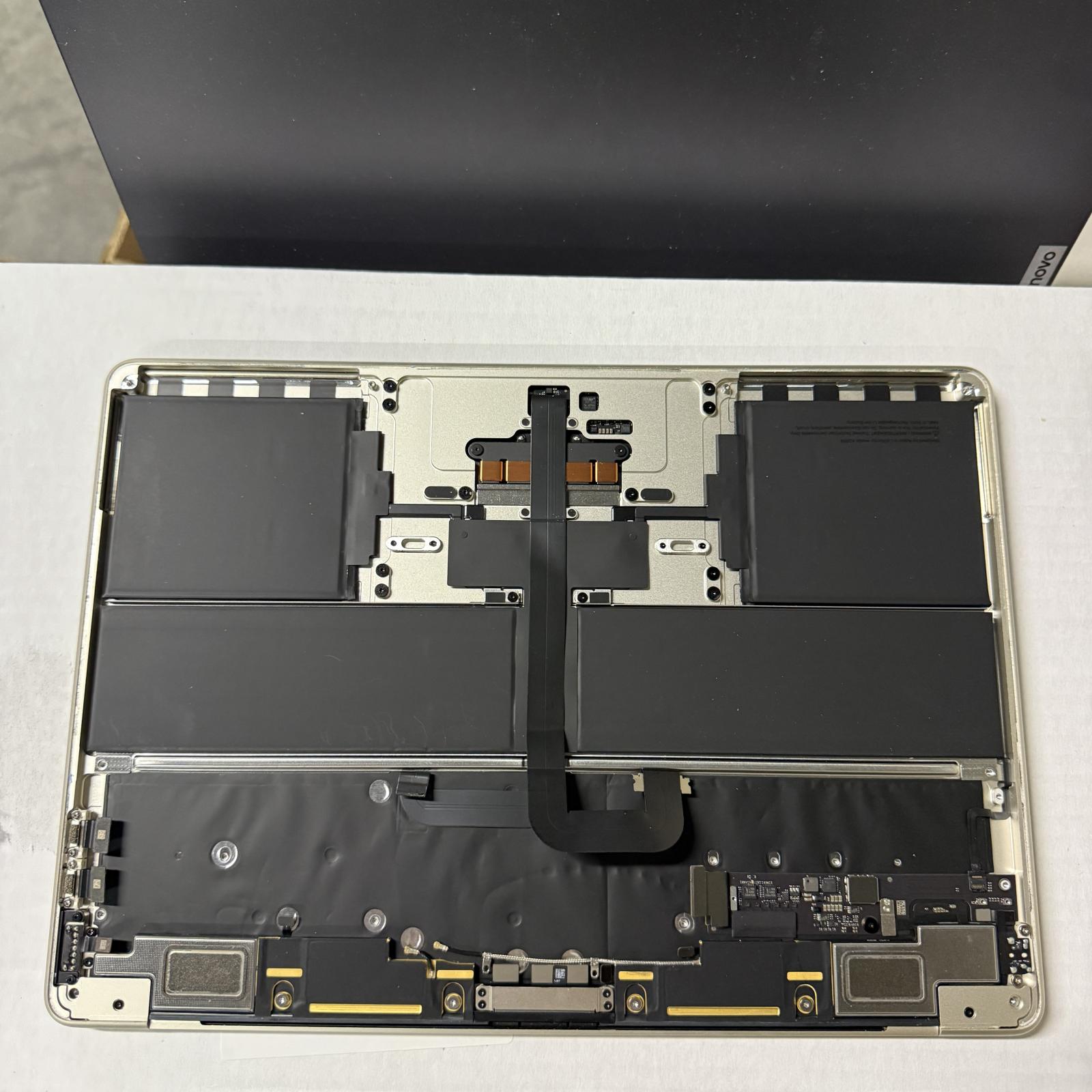MacBook Air (13.6-inch, A2681) Full Parts Replacement - Photo 8
