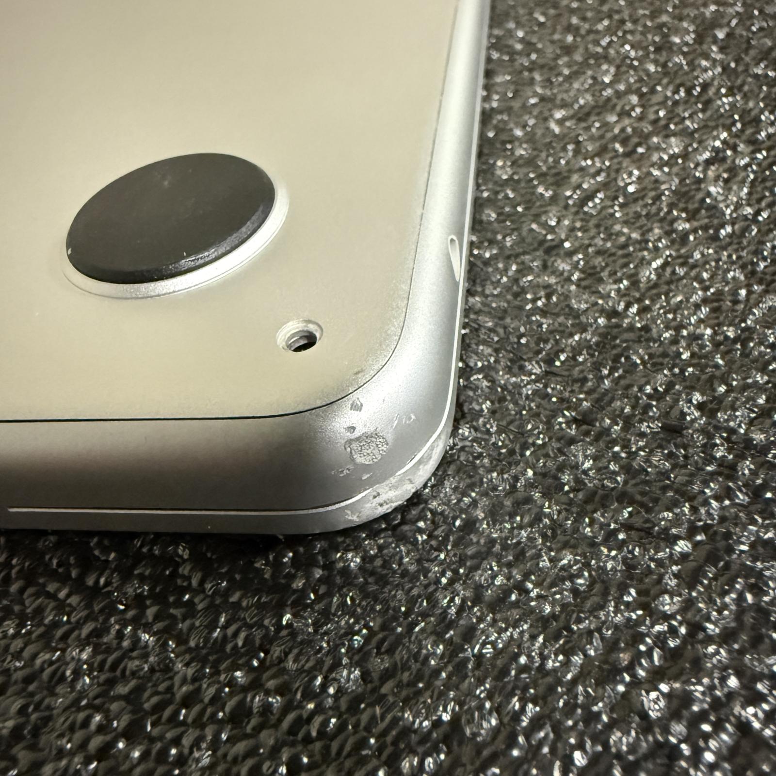 MacBook Air (13.6-inch, A2681) Full Parts Replacement - Photo 5