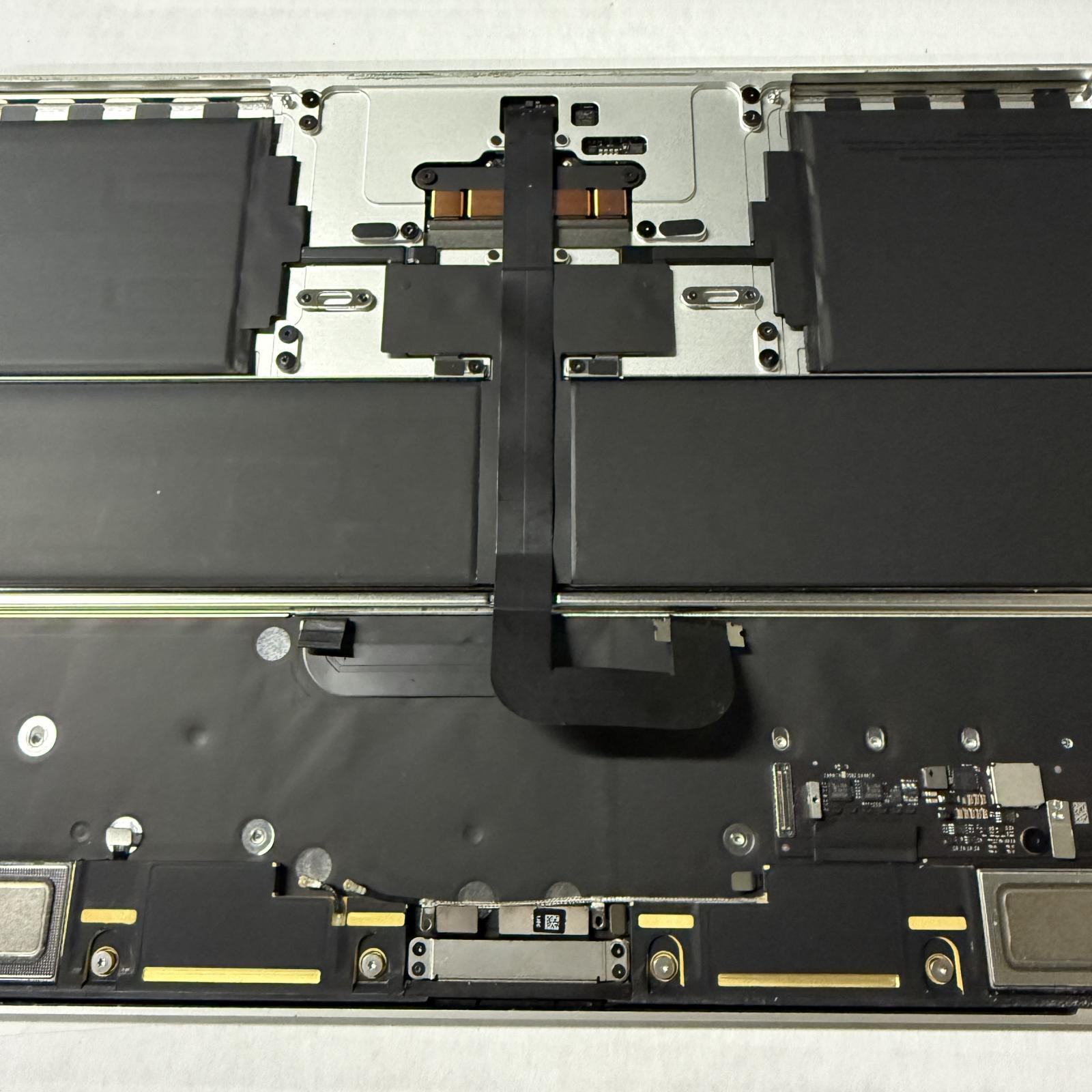 MacBook Air (13.6-inch, A2681) Full Parts Replacement - Photo 4