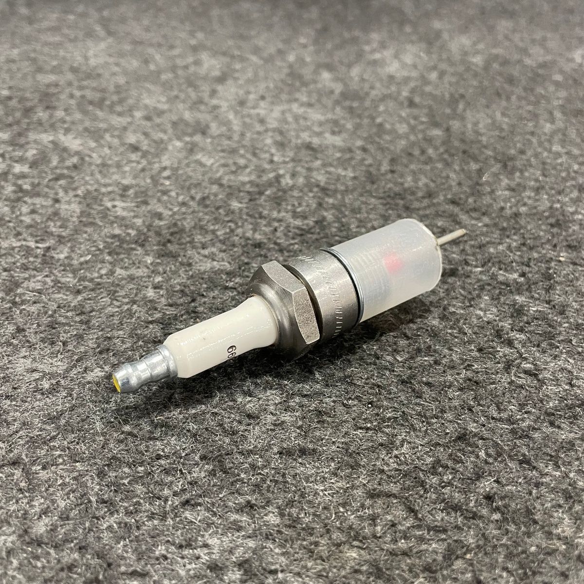 Lot of 2 Caterpillar Spark Plug 295-3099 - Photo 3