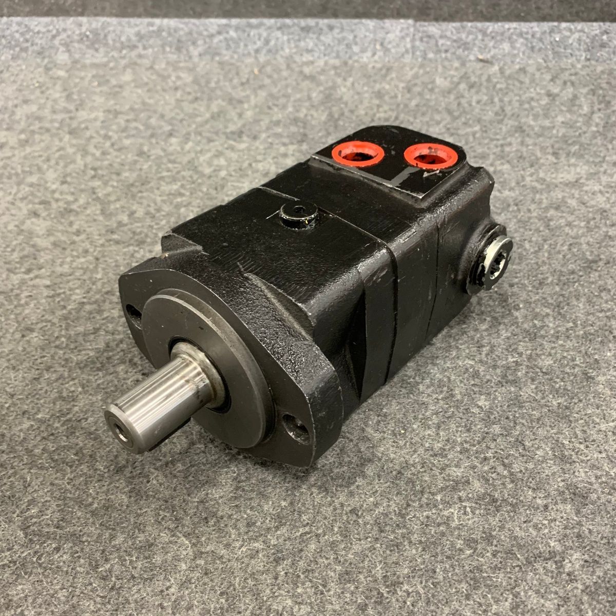 WF 104-1002Y Hydraulic Motor, High Torque Low Speed - Photo 2
