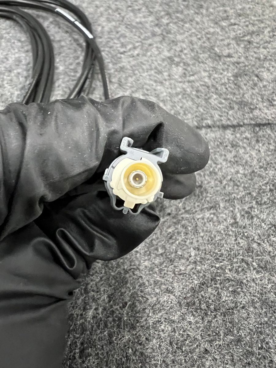 Chevy Silverado Rear Camera APTIV Connector Wire - PN: 35130291 - Photo 3