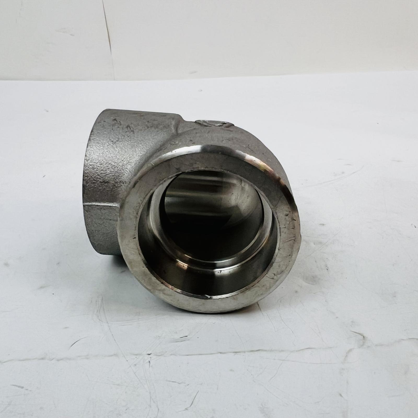 ASME B16.11 1-1/4" 90° Elbow F304/L Stainless Steel Threaded Pipe Fitting - Photo 2