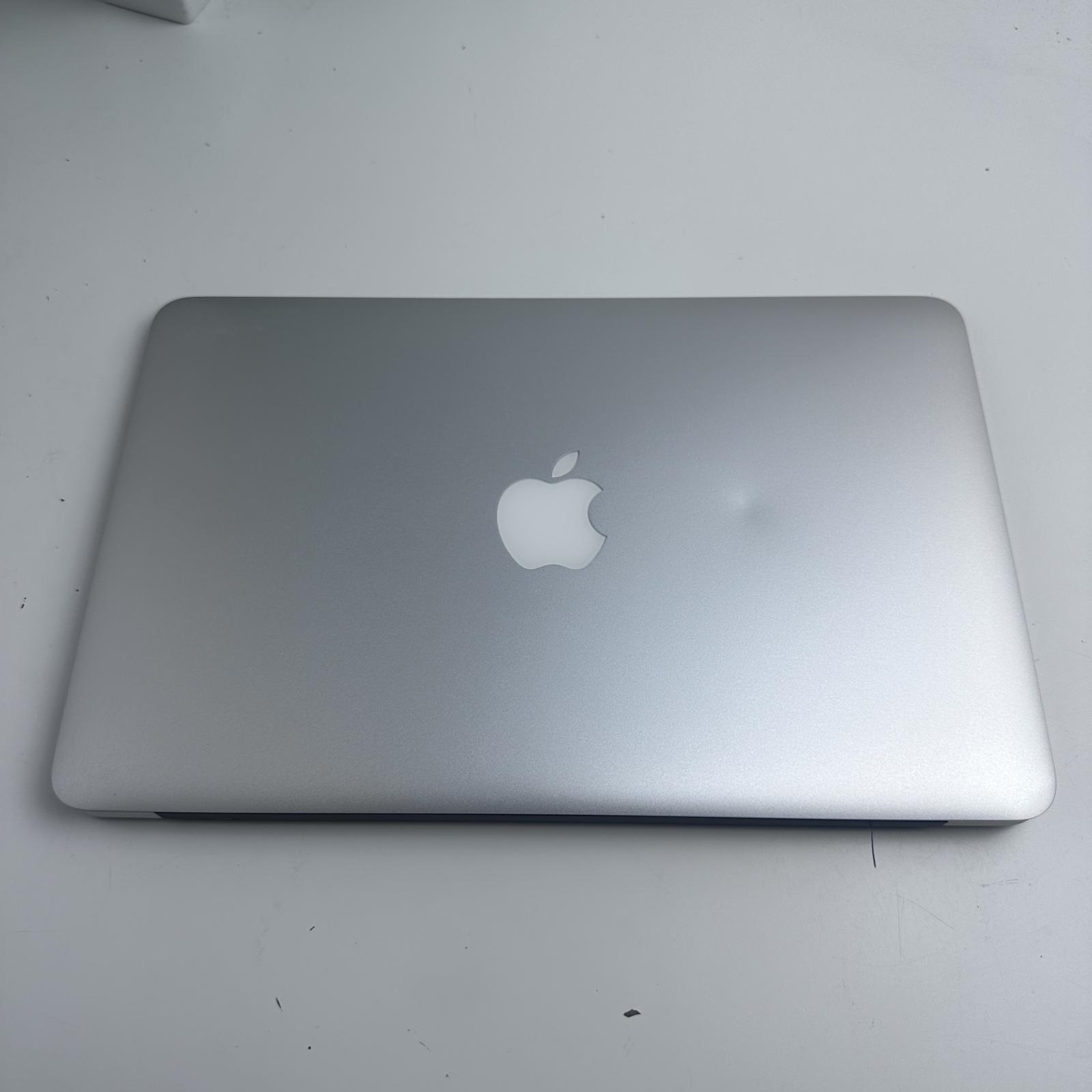 Apple MacBook Air (11-inch, 2015) i5 1.6GHz, 4GB RAM, 121GB SSD - Photo 5