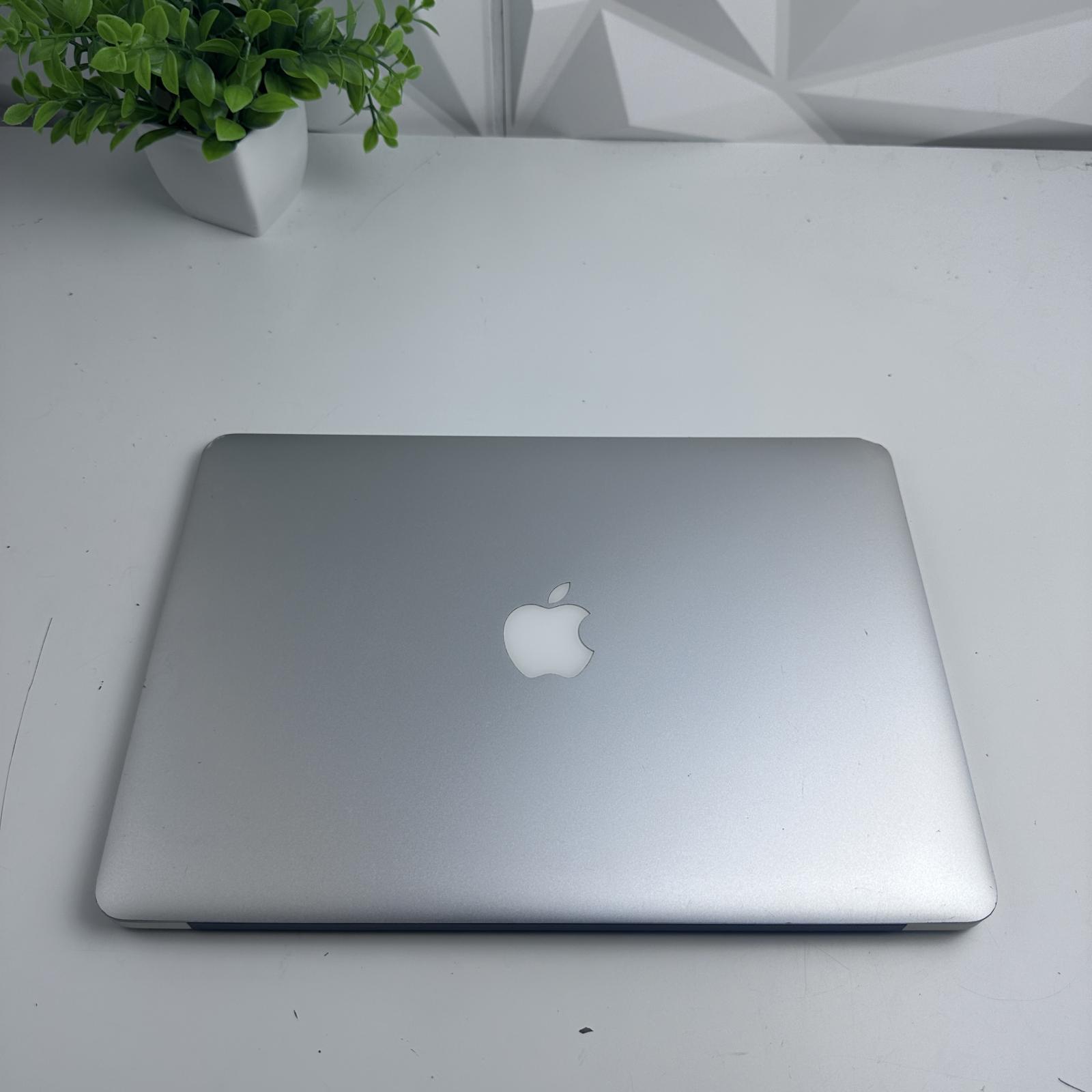 Apple MacBook Air (13-inch, 2015) i7 2.2GHz, 8GB RAM, 500GB SSD - Photo 5