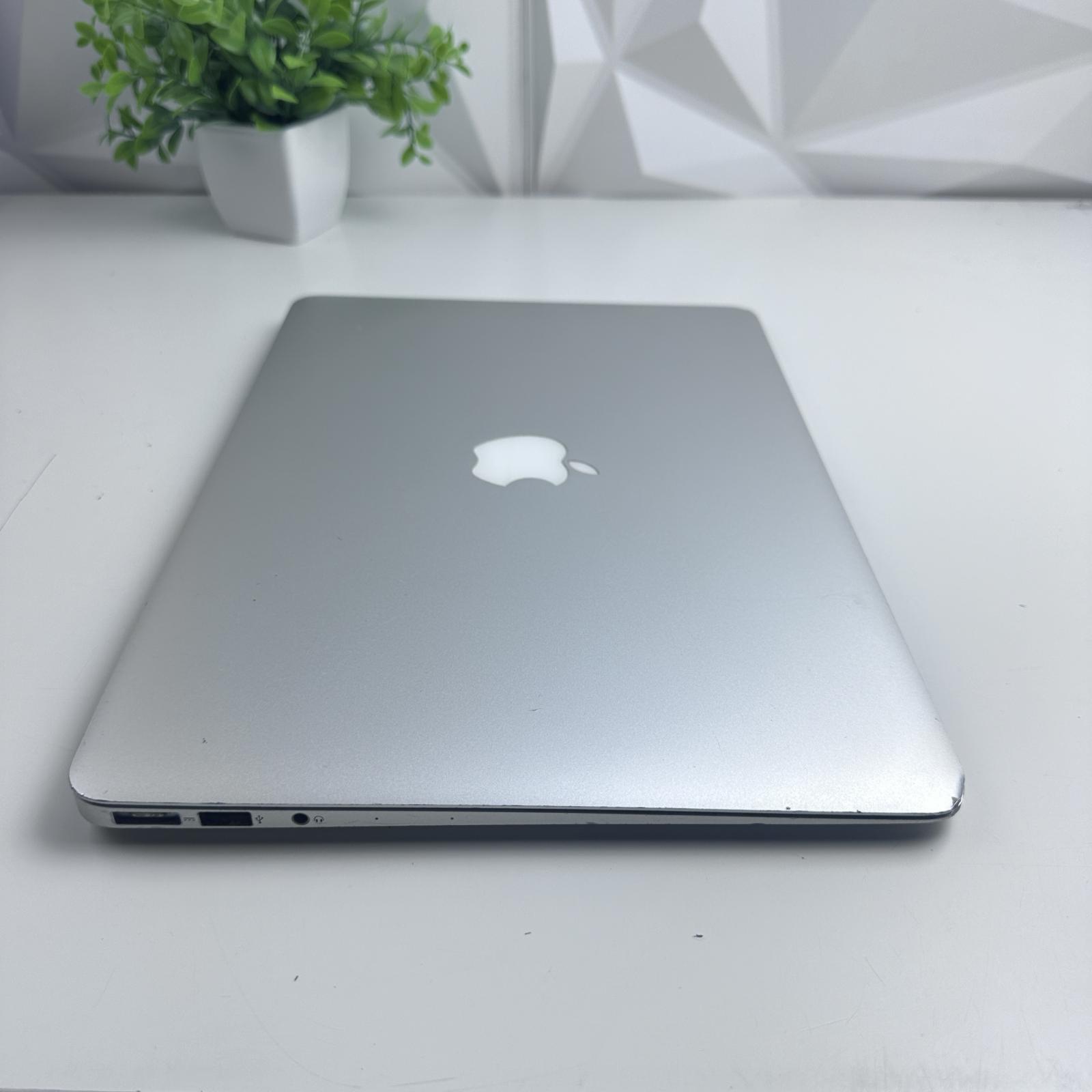 Apple MacBook Air (13-inch, 2015) i7 2.2GHz, 8GB RAM, 500GB SSD - Photo 4