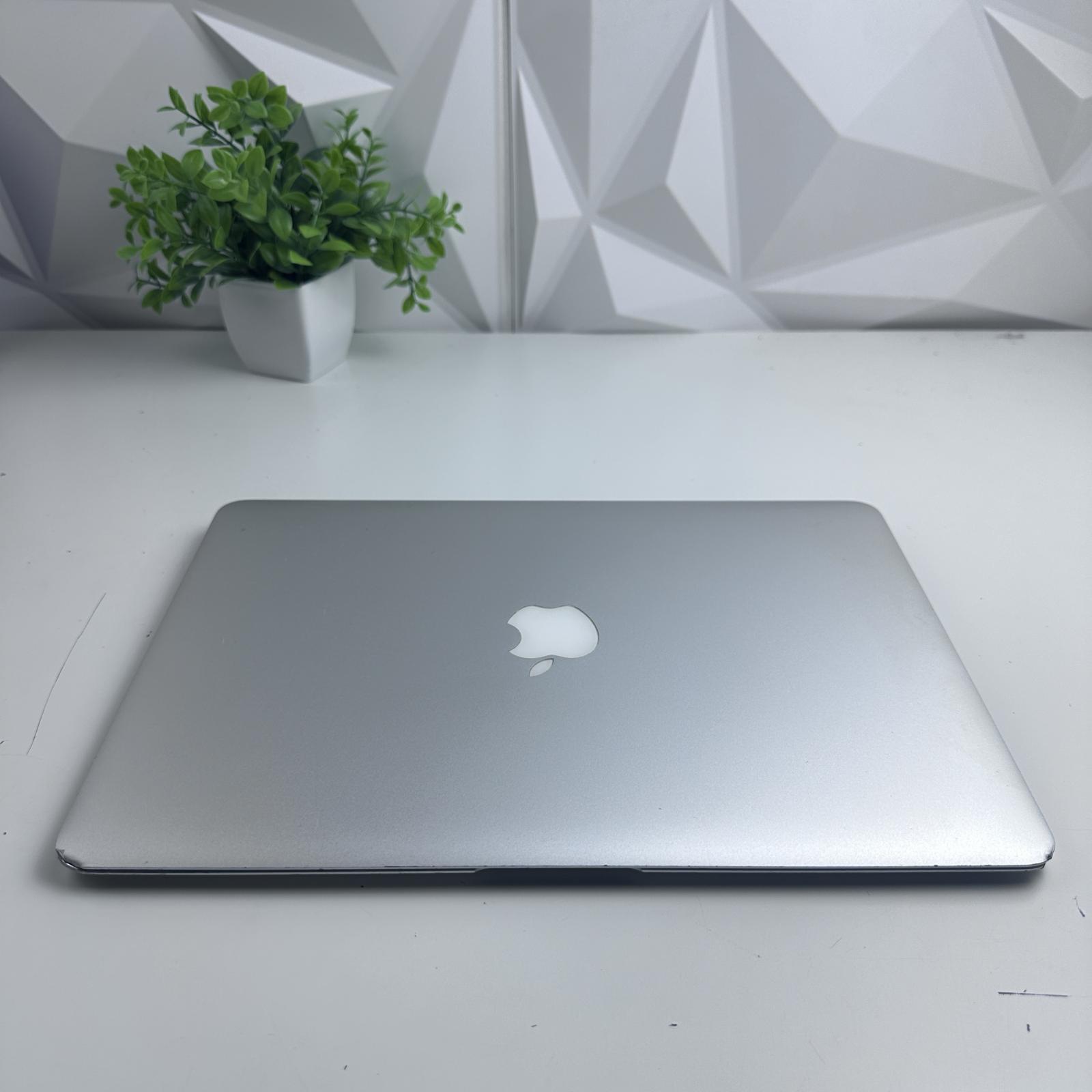 Apple MacBook Air (13-inch, 2015) i7 2.2GHz, 8GB RAM, 500GB SSD - Photo 6