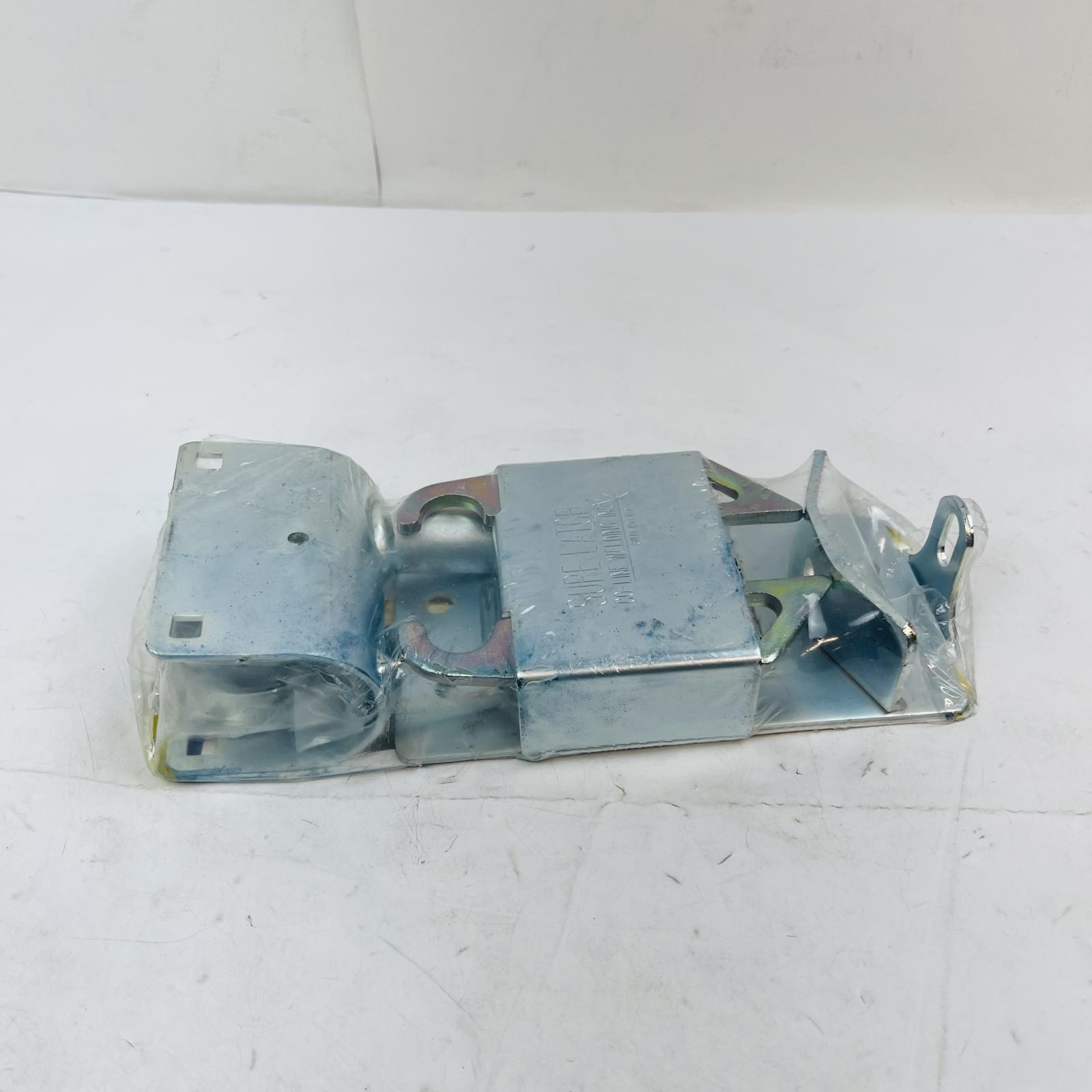 Co-Line Sure-Latch R-158-2L Lockable Two-Way Livestock Gate Latch - Photo 4