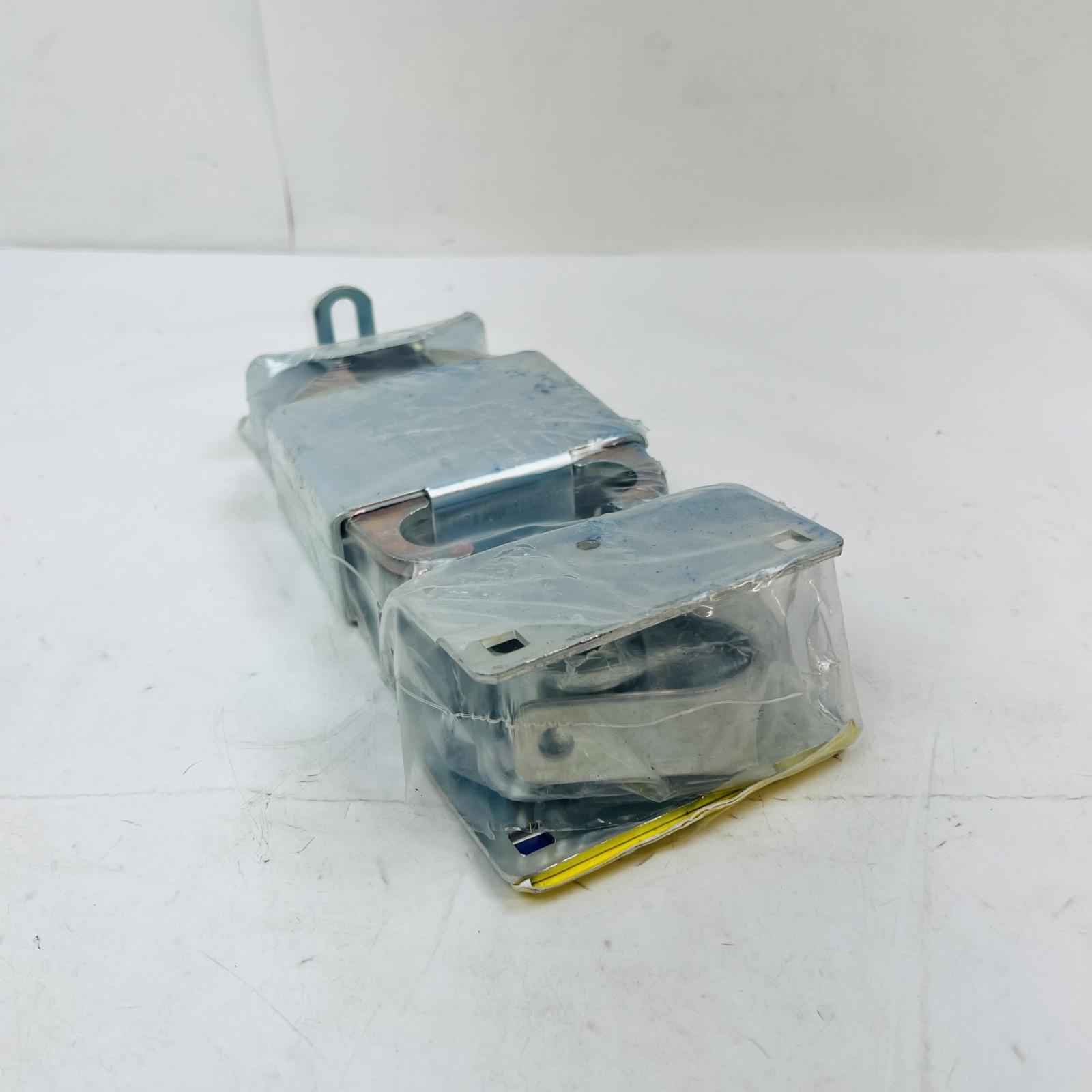 Co-Line Sure-Latch R-158-2L Lockable Two-Way Livestock Gate Latch - Photo 3