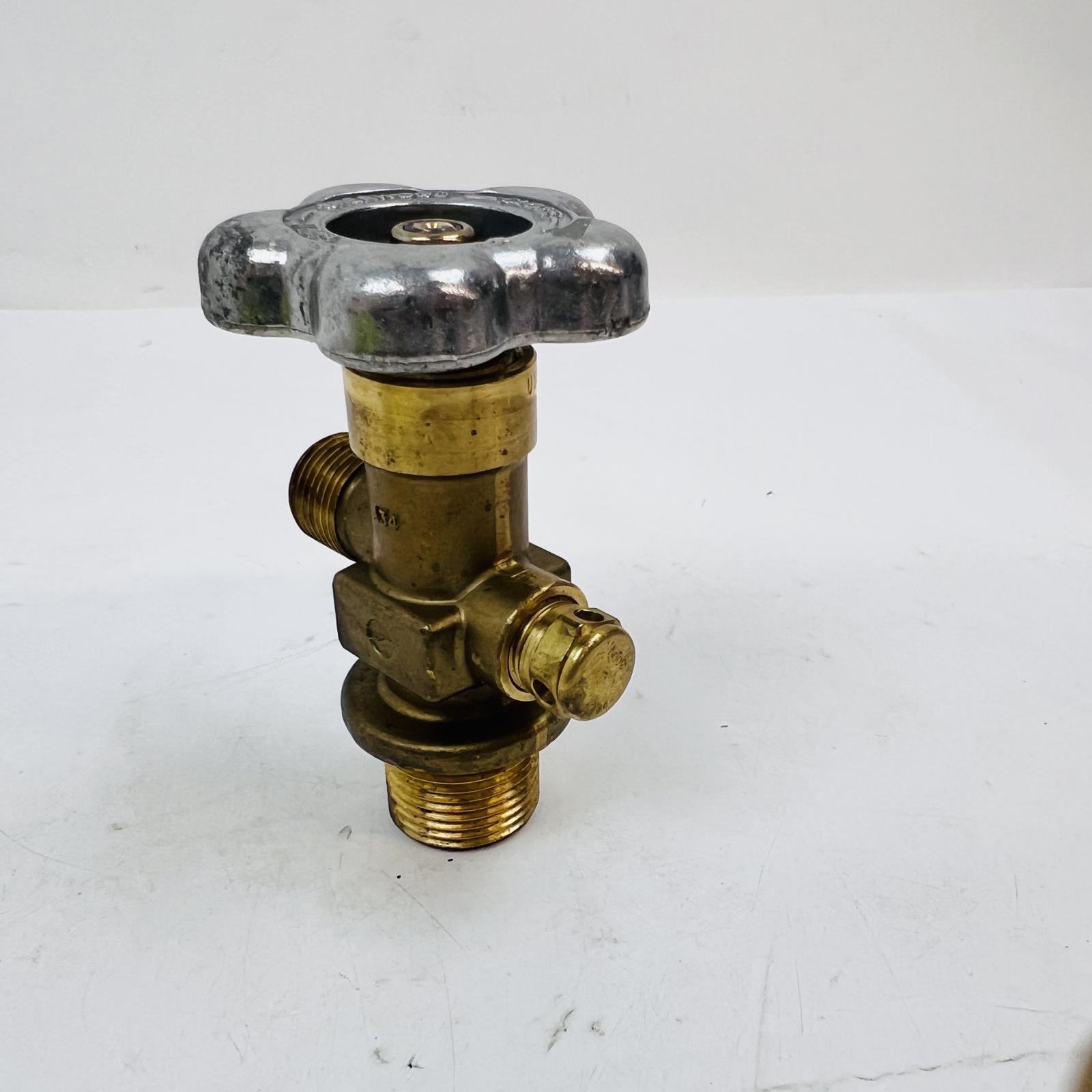 Brass Cylinder Valve PG25-19A, 3000 PSI, Made in USA - Photo 3