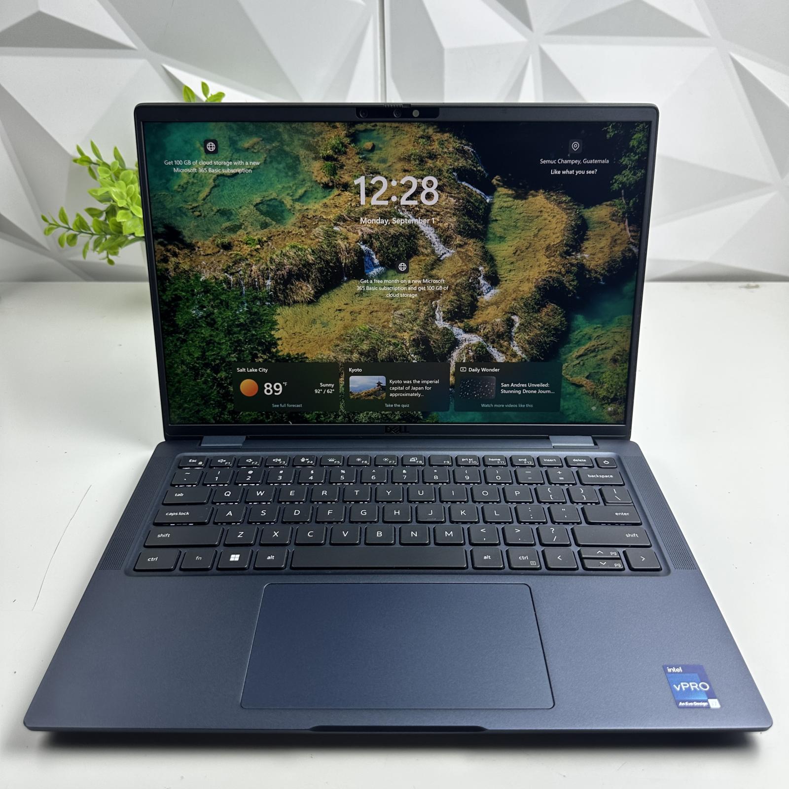 Dell Latitude 7440 Laptop, 14" FHD Touch, i7-1365U, 32GB, 256GB SSD - Photo 12