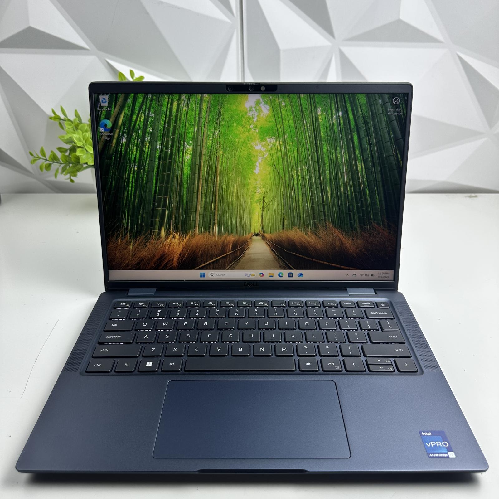 Dell Latitude 7440 Laptop, 14" FHD Touch, i7-1365U, 32GB, 256GB SSD - Photo 2