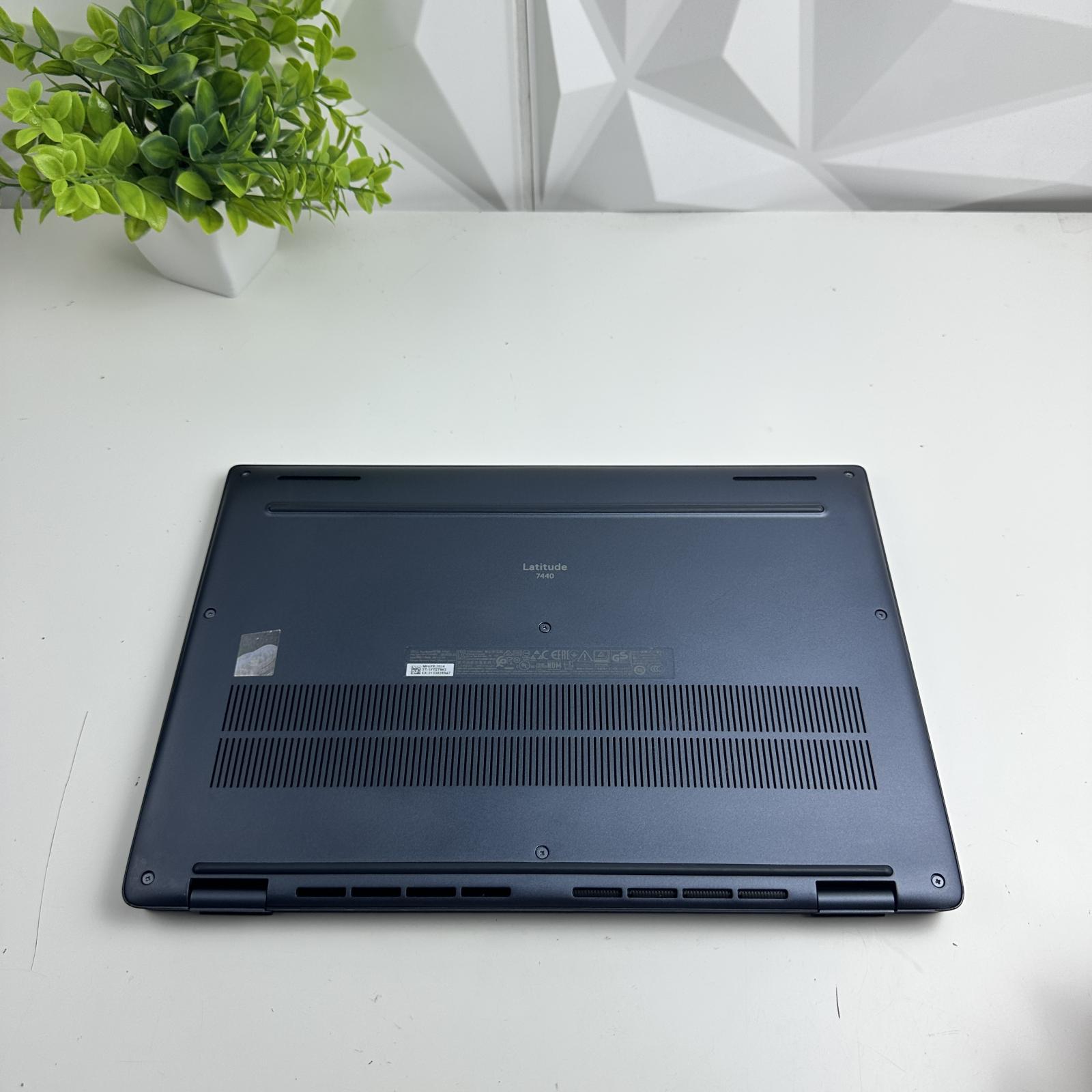 Dell Latitude 7440 Laptop, 14" FHD Touch, i7-1365U, 32GB, 256GB SSD - Photo 13