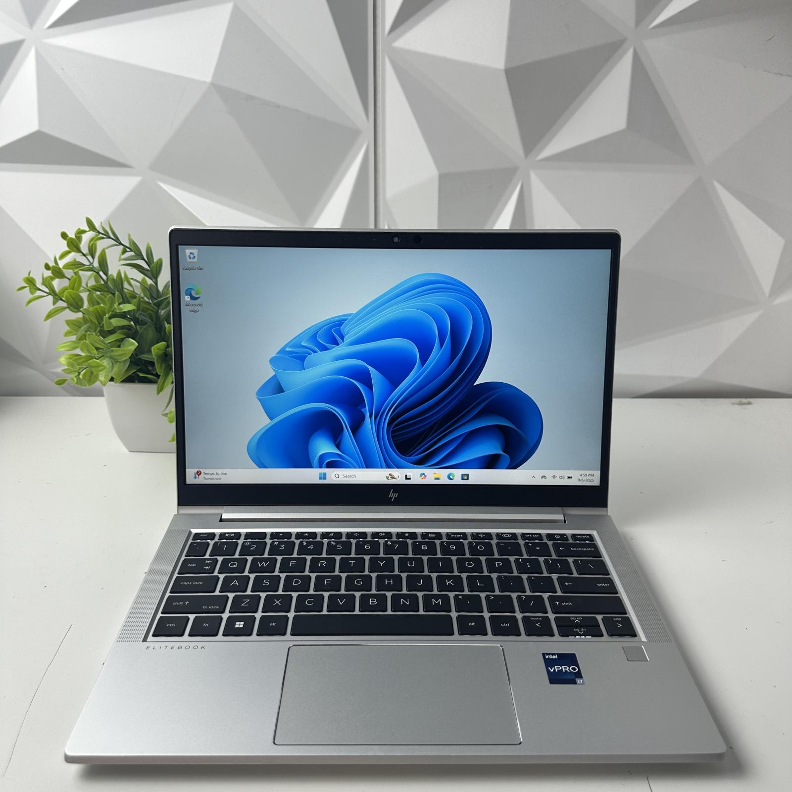 HP EliteBook 630 G10 Laptop, 13.3" FHD, i7-1365U, 32GB, 256GB SSD - Photo 10