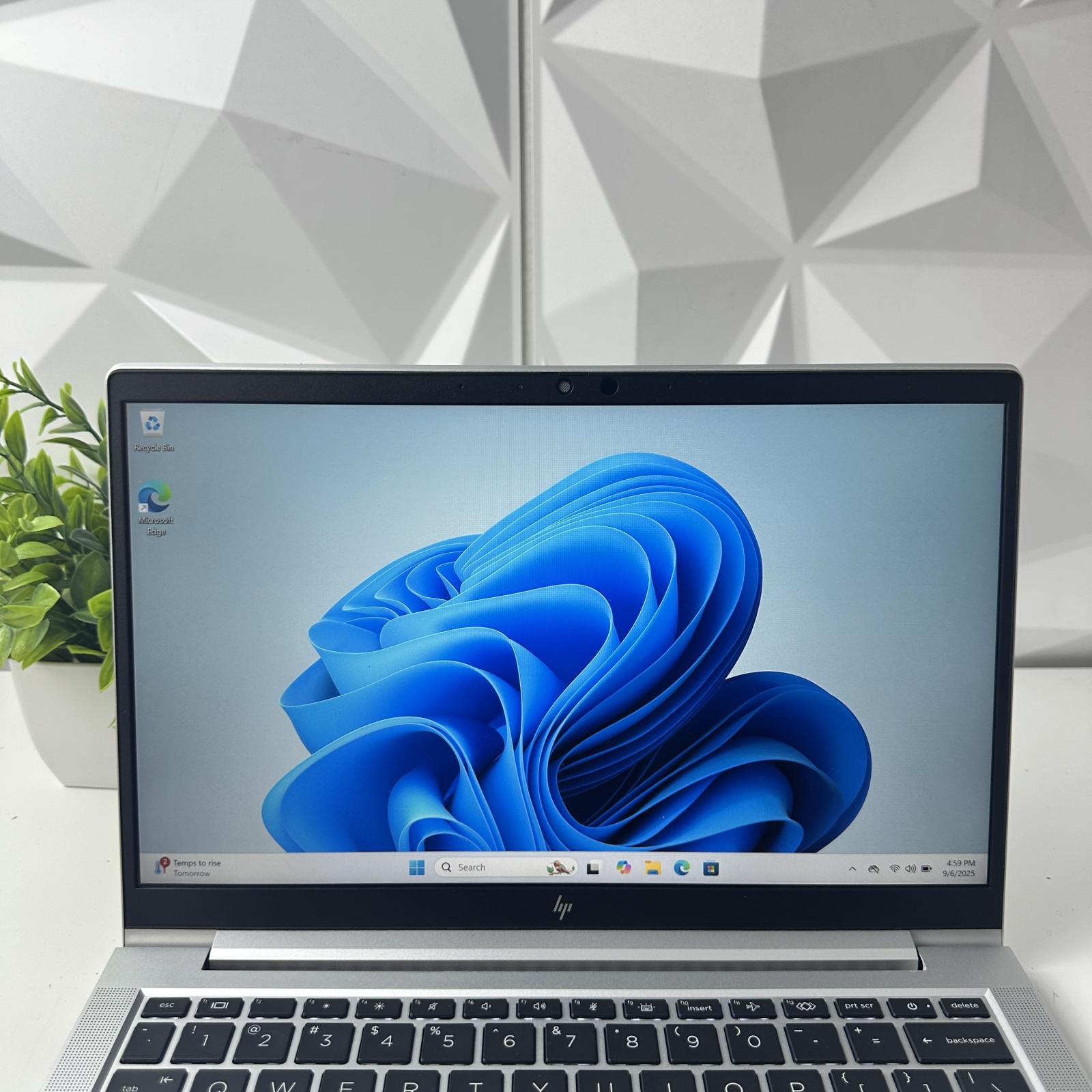 HP EliteBook 630 G10 Laptop, 13.3" FHD, i7-1365U, 32GB, 256GB SSD - Photo 3