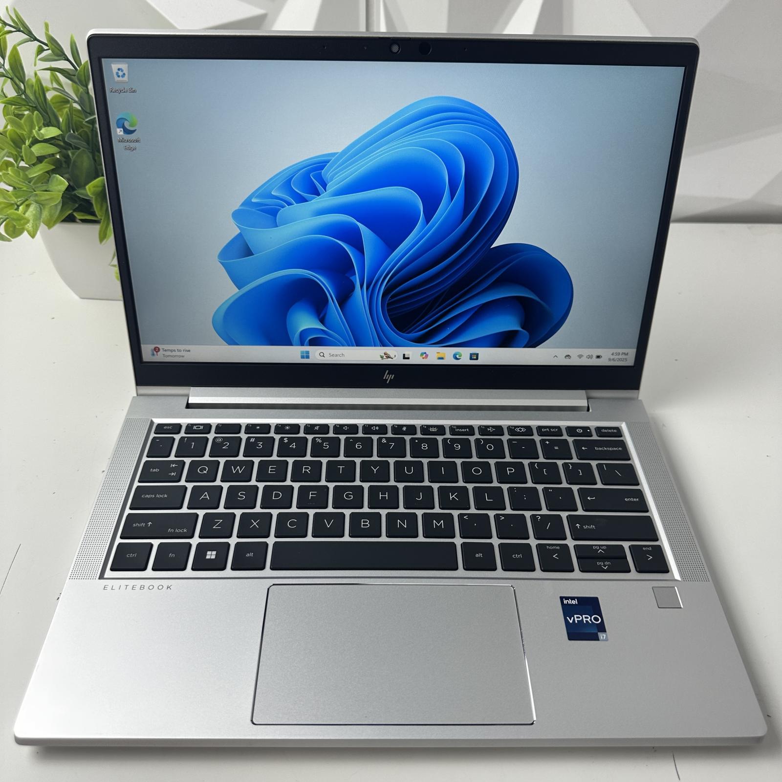 HP EliteBook 630 G10 Laptop, 13.3" FHD, i7-1365U, 32GB, 256GB SSD - Photo 2