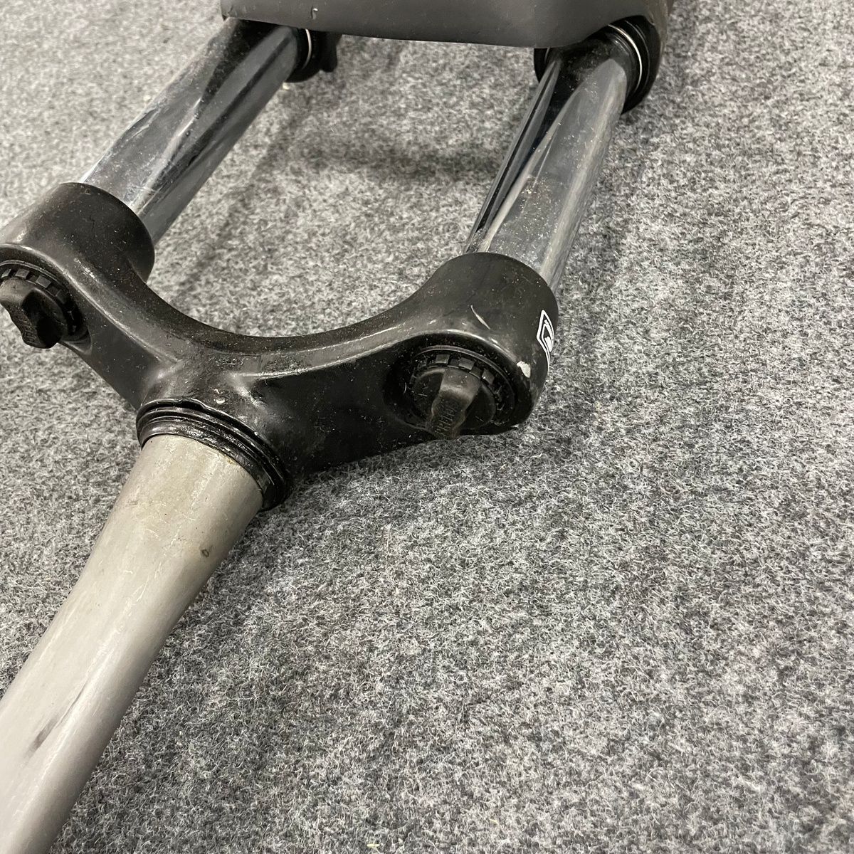 SR Suntour XCM34 Boost Suspension Fork 15x110mm Thru Axle - Photo 5