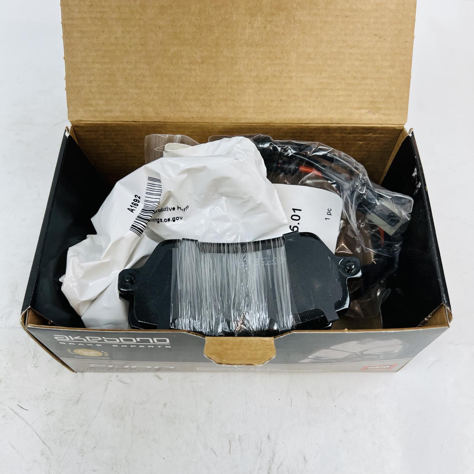 Akebono EUR1692 EURO Ultra-Premium Ceramic Disc Brake Pads - Photo 5