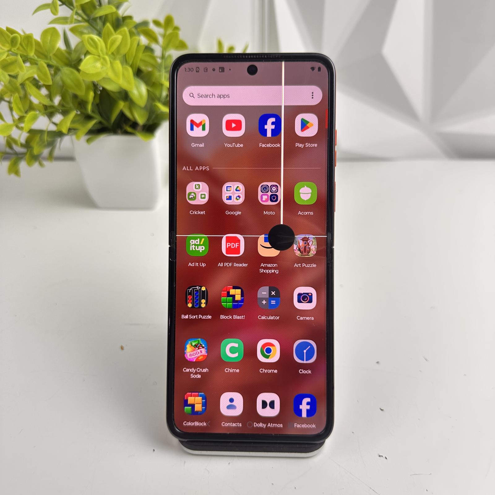 Motorola Razr 5G 2024, 256GB, CRICKET WIRELESS LOCKED - Photo 2