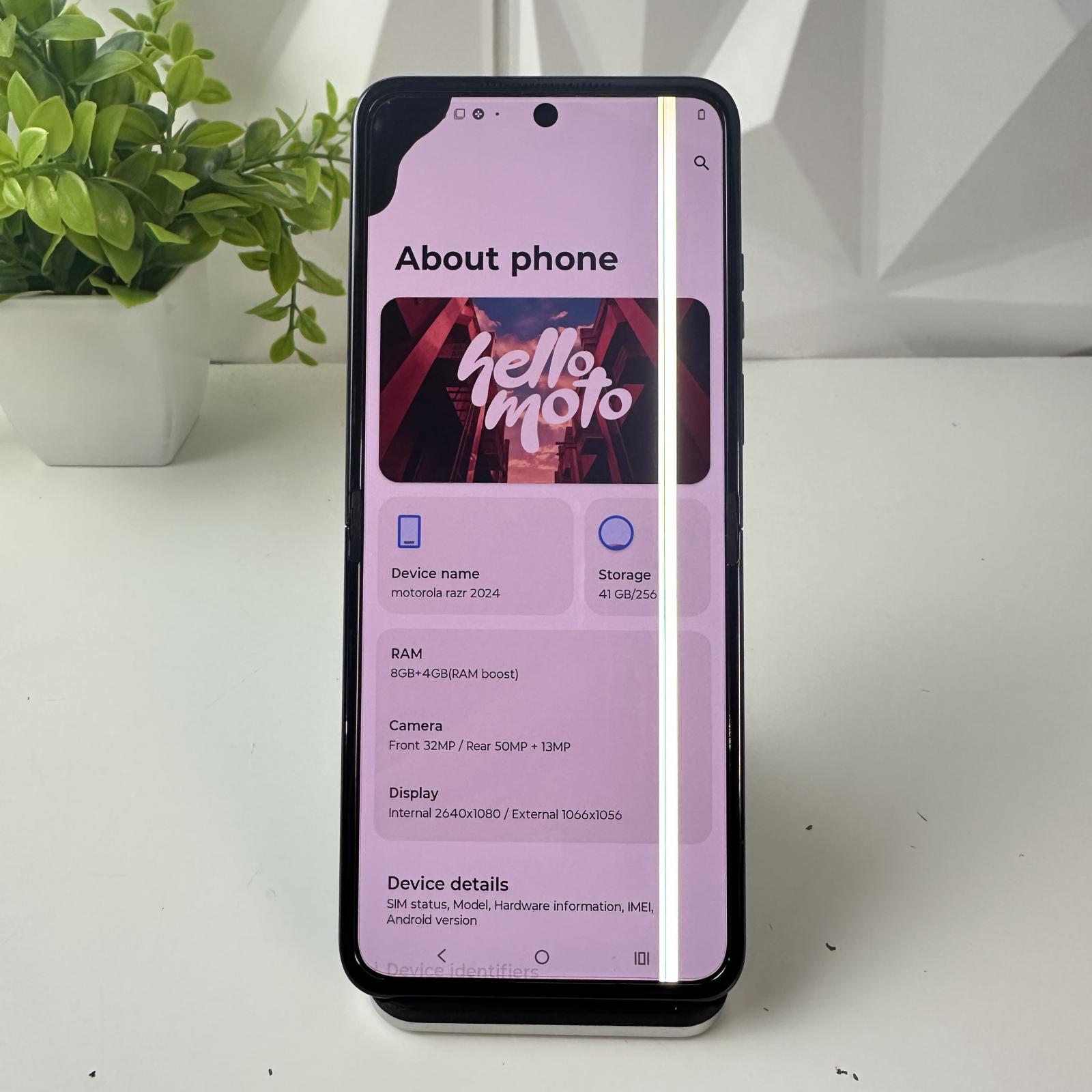 Motorola Razr 5G 2024, 256GB, Black - Photo 6