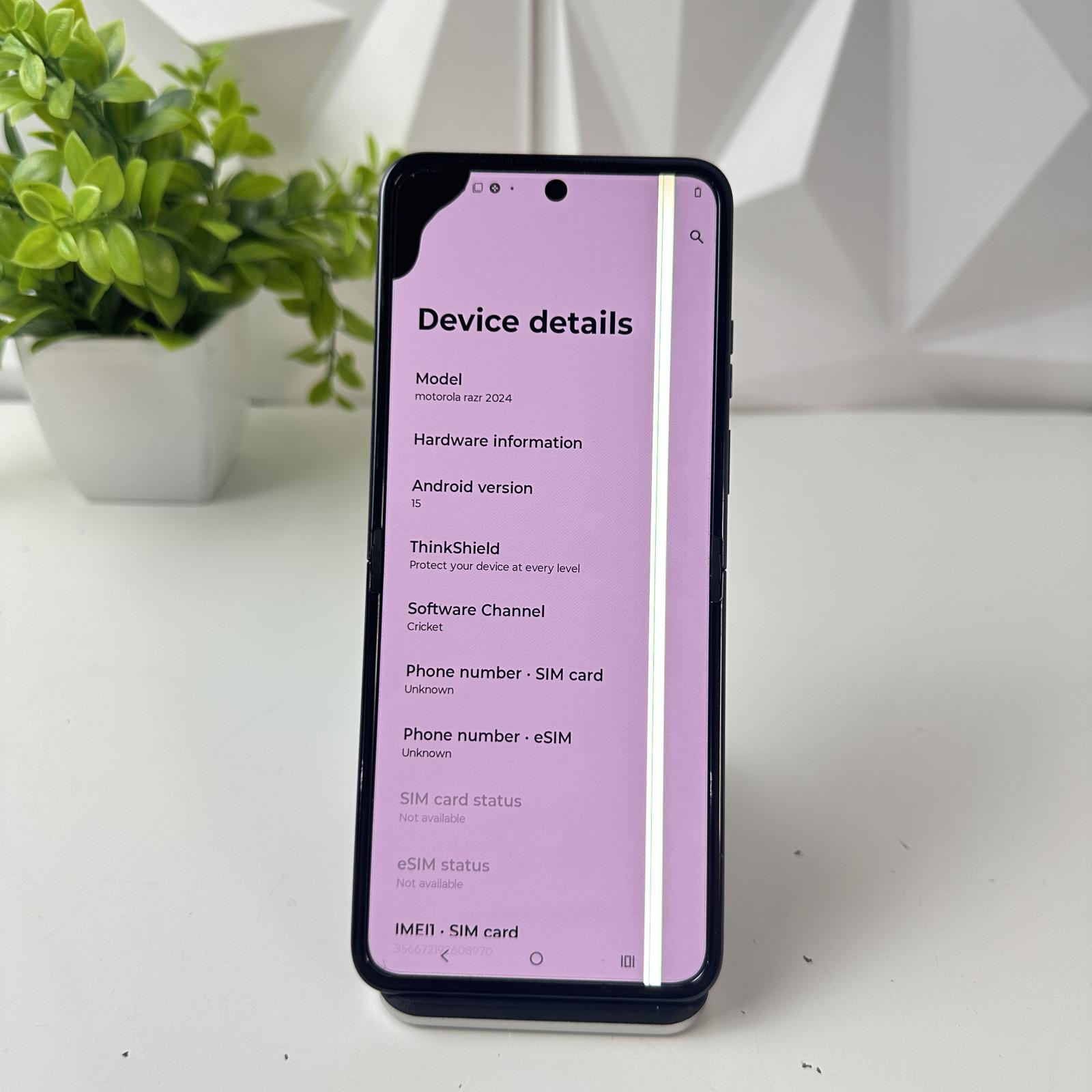 Motorola Razr 5G 2024, 256GB, Black - Photo 4
