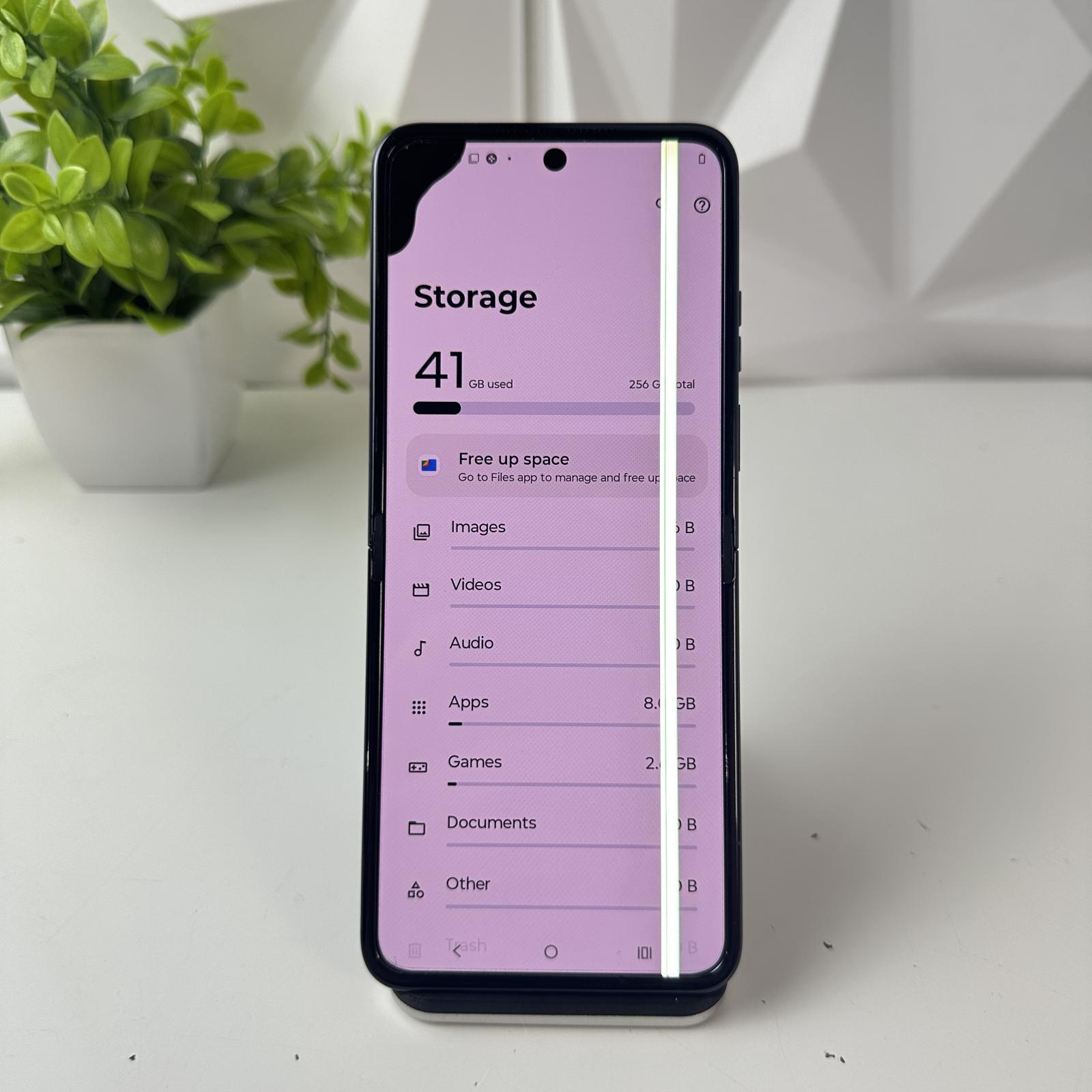 Motorola Razr 5G 2024, 256GB, Black - Photo 10