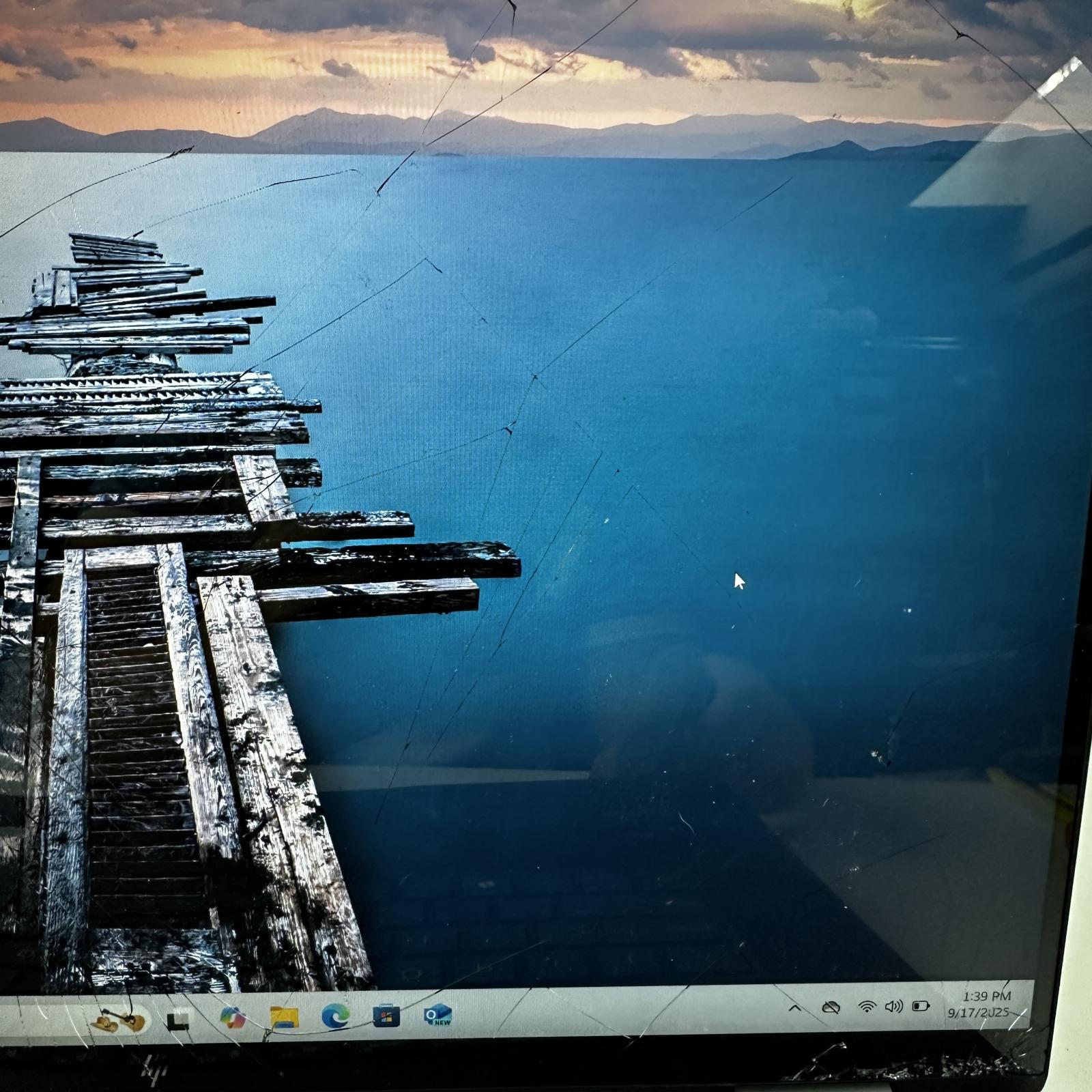 HP Envy x360 2-in-1 Laptop 16" FHD, Ryzen 7 8840HS, 16GB, 256GB - Photo 10