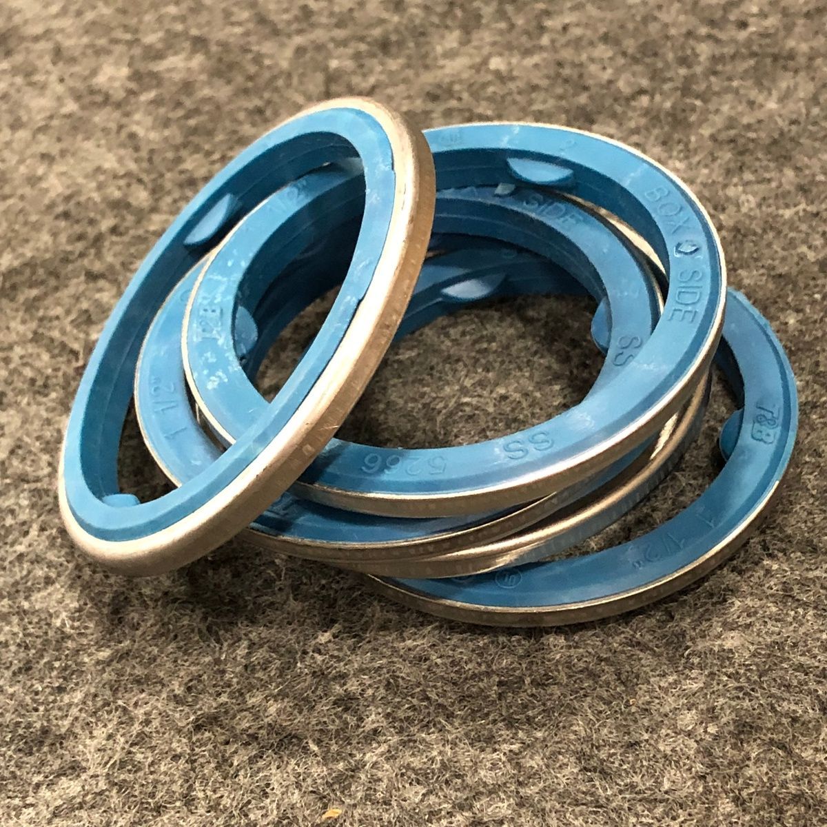 Thomas & Betts 5266 Sealing Ring 1-1/2" for T&B Connectors, Pack of 5 - Photo 3