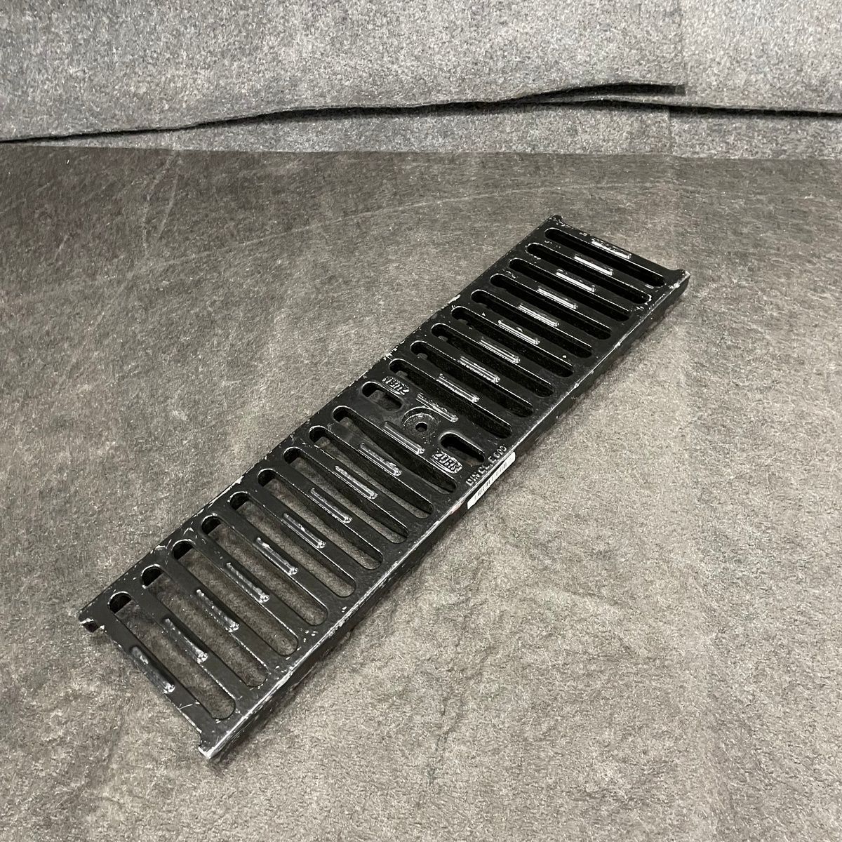 Zurn P6-DGE Slotted Grate, Ductile Iron, Class E, 6"x20" - Photo 2