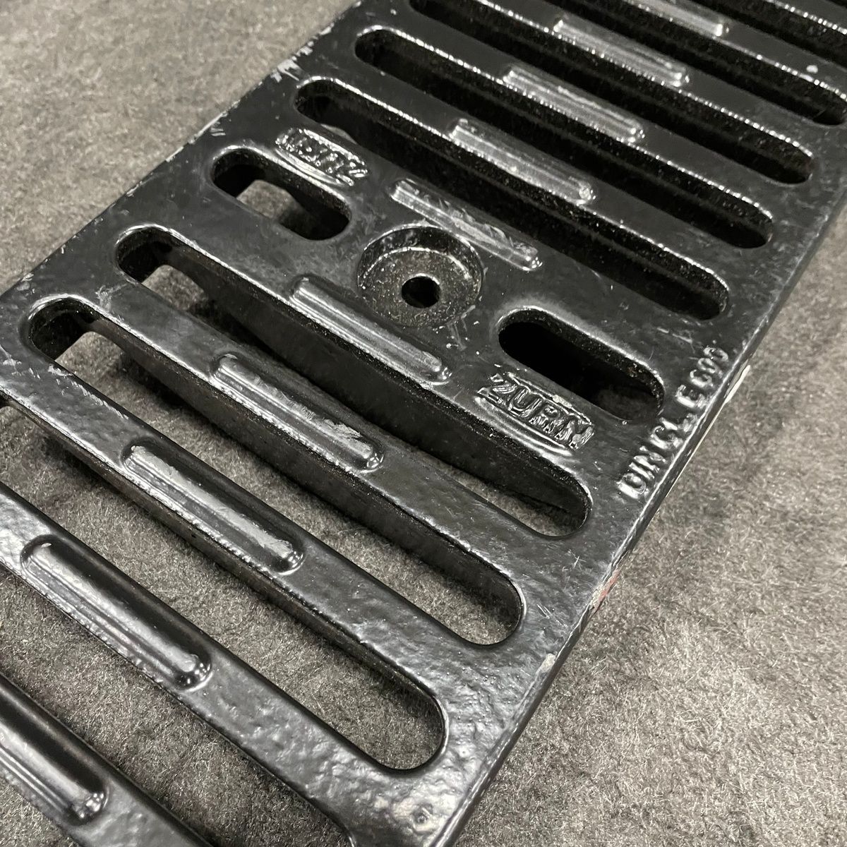 Zurn P6-DGE Slotted Grate, Ductile Iron, Class E, 6"x20" - Photo 10