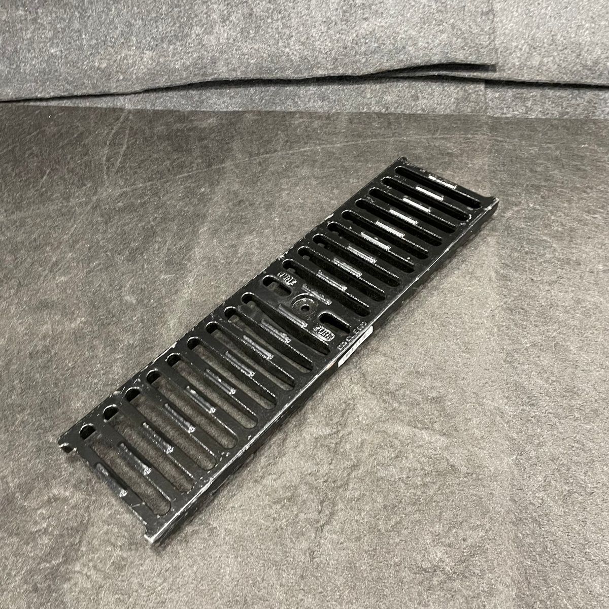 Zurn P6-DGE Slotted Grate, Ductile Iron, Class E, 6"x20" - Photo 3