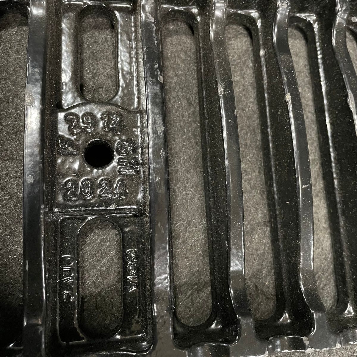 Zurn P6-DGC Slotted Grate, Class C Ductile Iron, 6"x20" - Photo 14