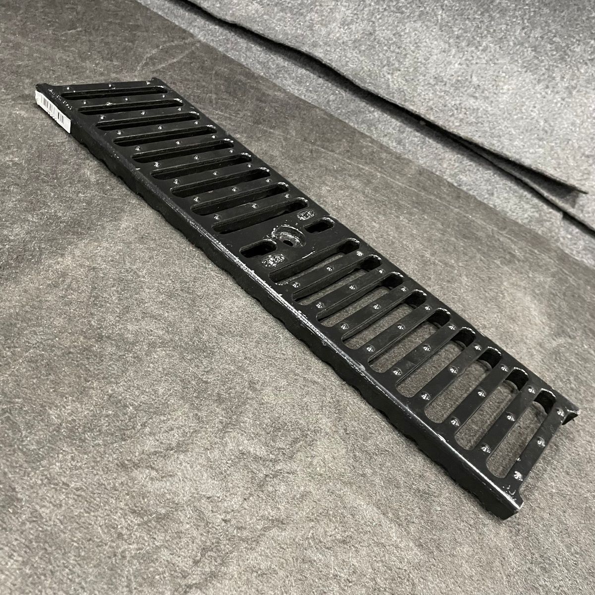Zurn P6-DGC Slotted Grate, Class C Ductile Iron, 6"x20" - Photo 6
