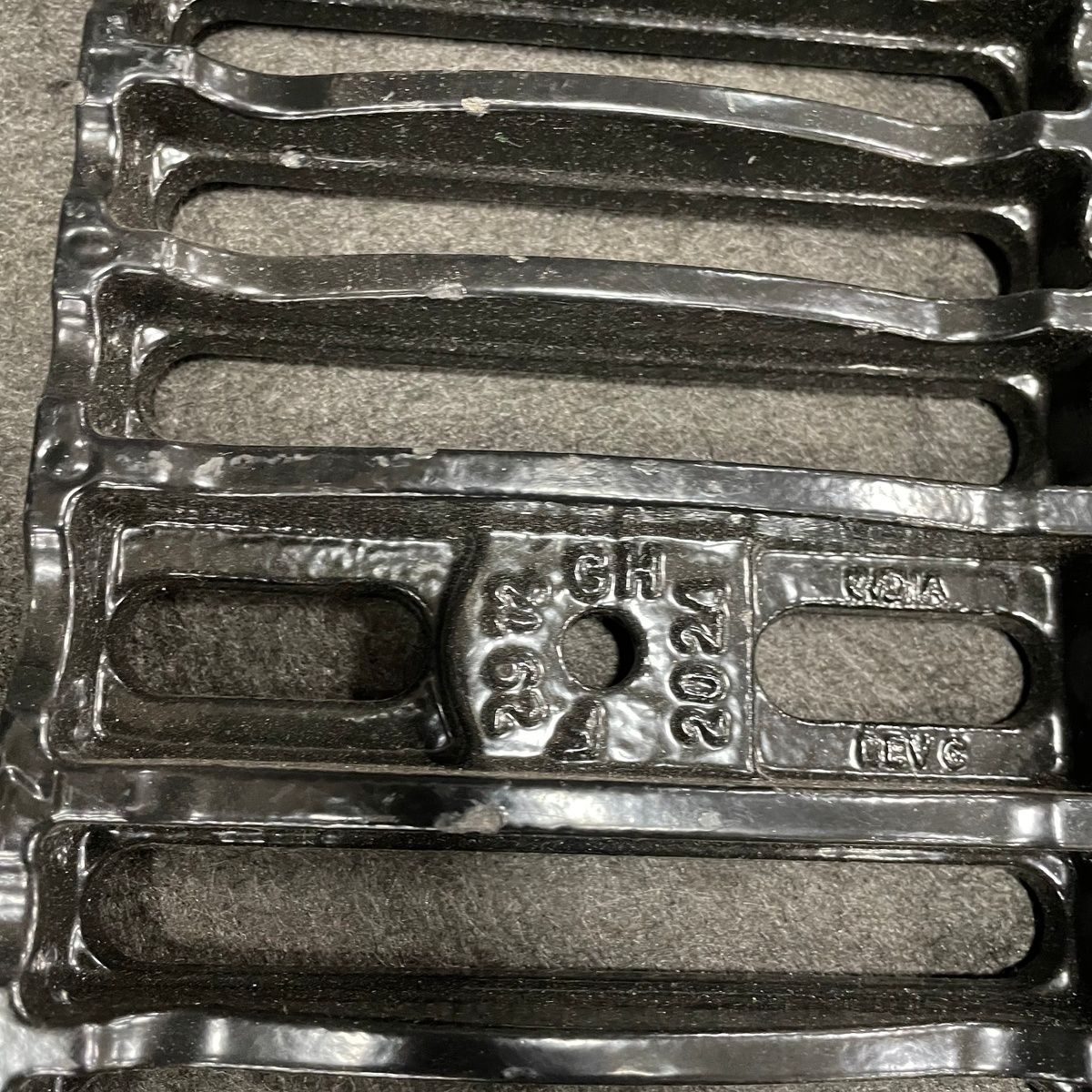 Zurn P6-DGC Slotted Grate, Class C Ductile Iron, 6"x20" - Photo 15