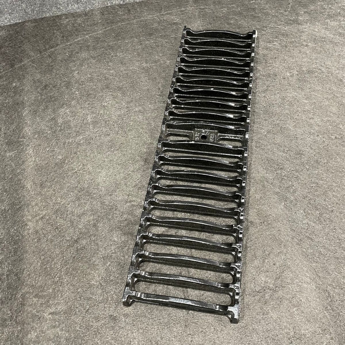 Zurn P6-DGC Slotted Grate, Class C Ductile Iron, 6"x20" - Photo 2