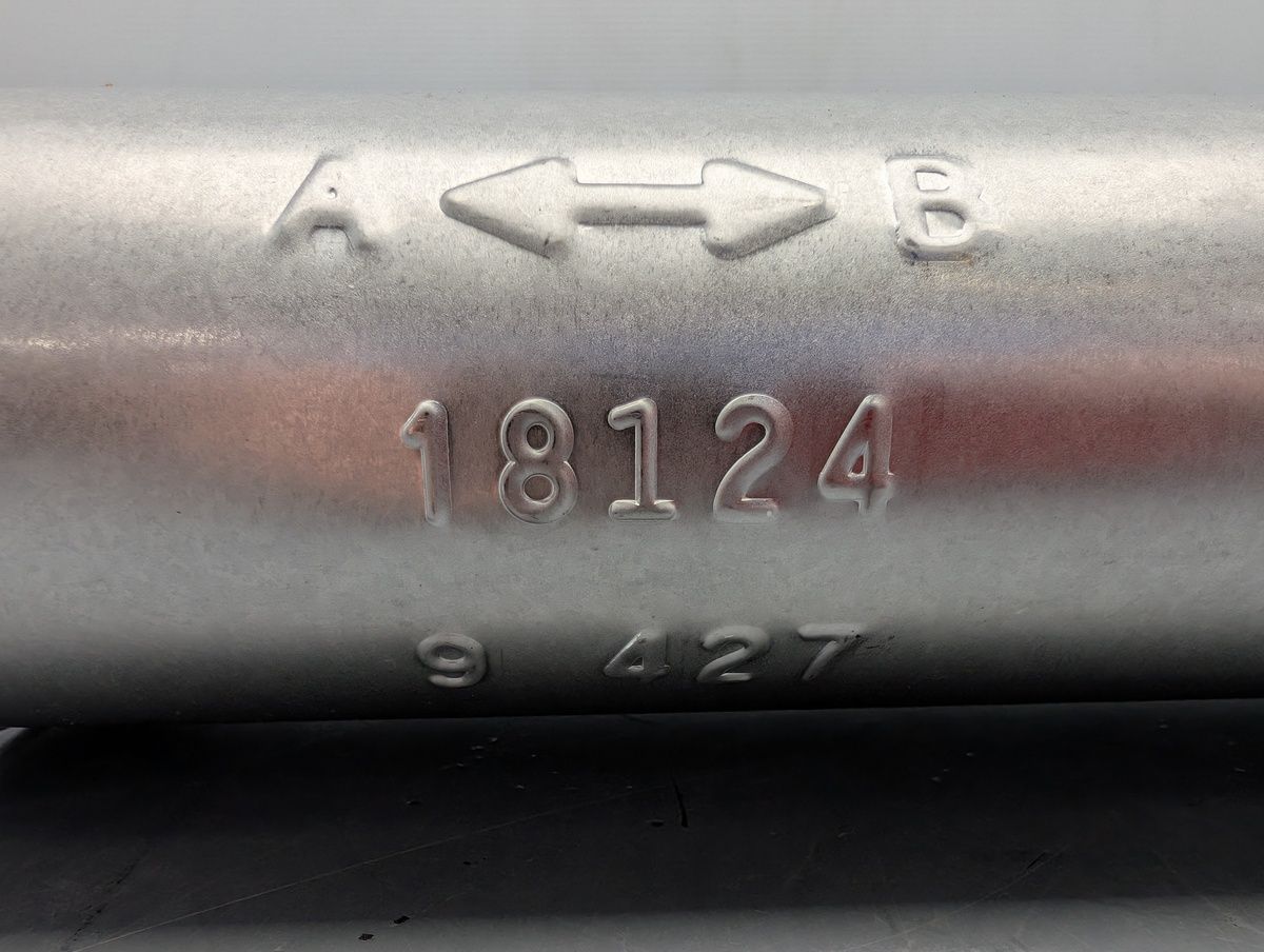 Walker SoundFX 18124 Universal Muffler 2.5" In / 2.25" Out – FOR Chevy C10 5.7L - Photo 4