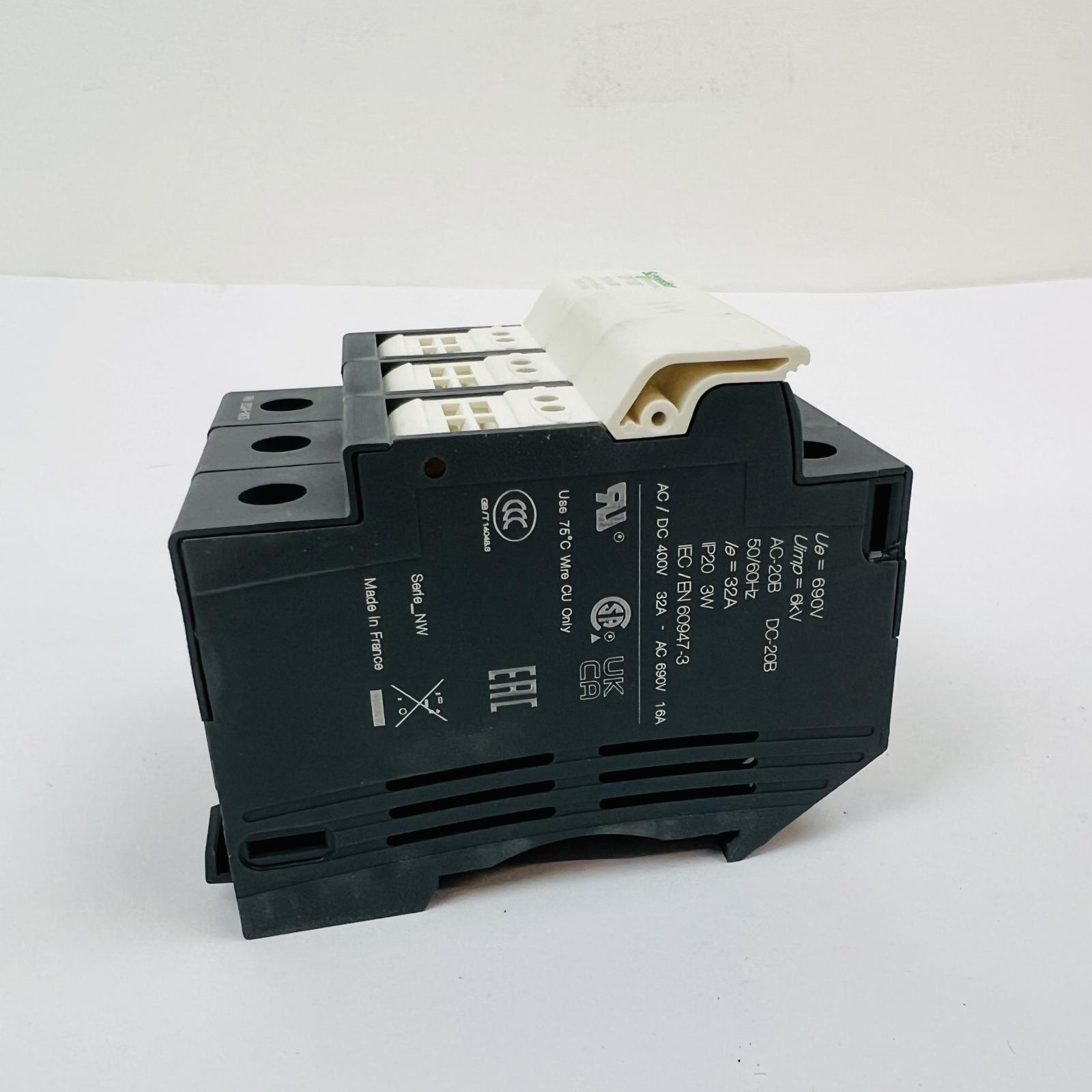 Schneider TeSys DF103 Fuse Holder 940724, 3P 10x38mm - Photo 6