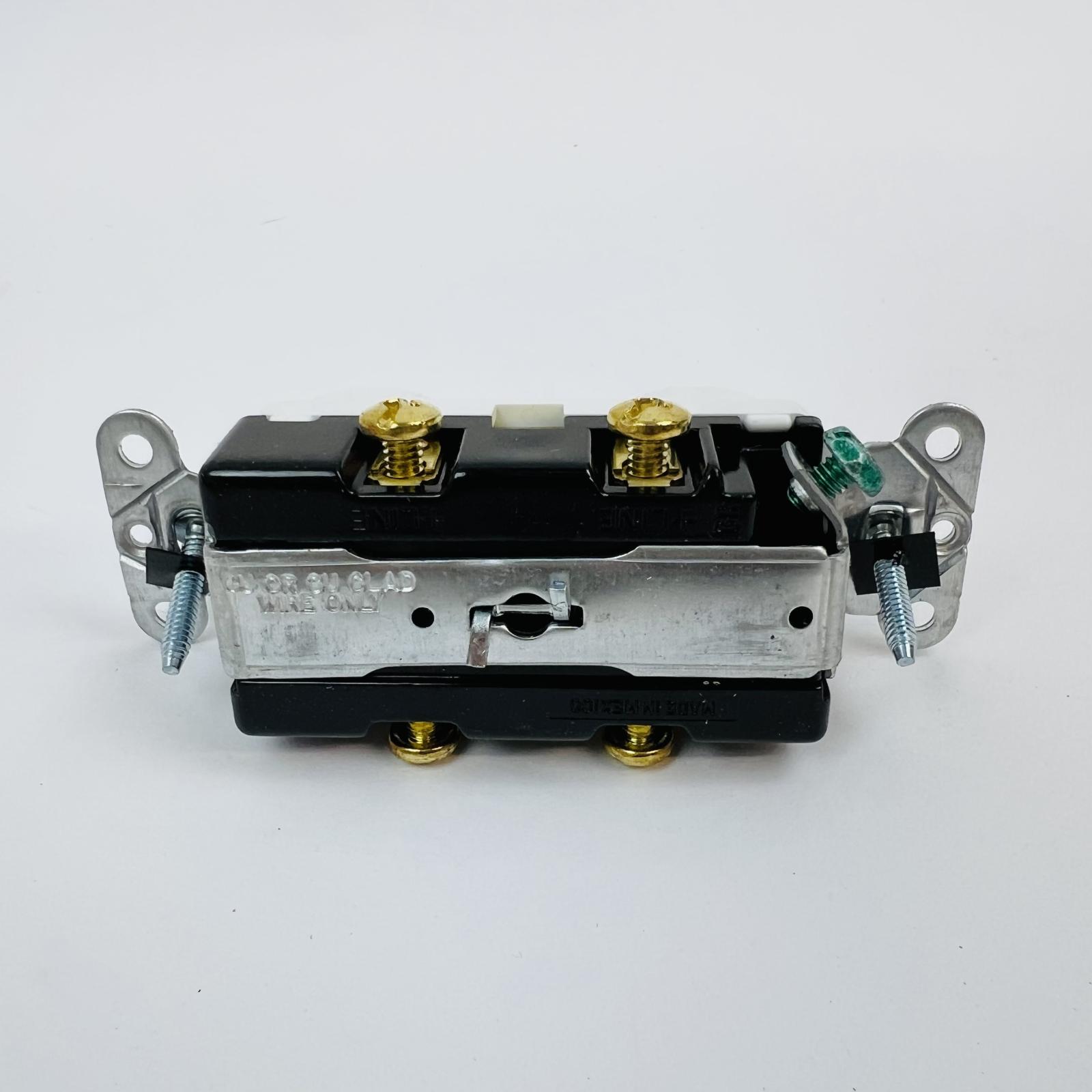 Pass & Seymour 690-WG Combination Device, Two 1-Pole Switches 15A 120/277V - Photo 5