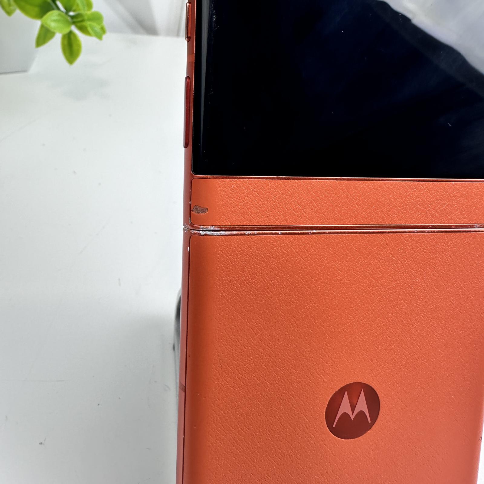Motorola Razr 5G (2024) XT2453-5 | 256GB | Orange | Cricket Wireless - Photo 8