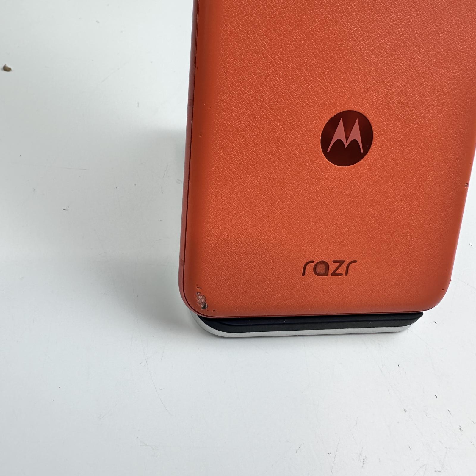 Motorola Razr 5G (2024) XT2453-5 | 256GB | Orange | Cricket Wireless - Photo 9