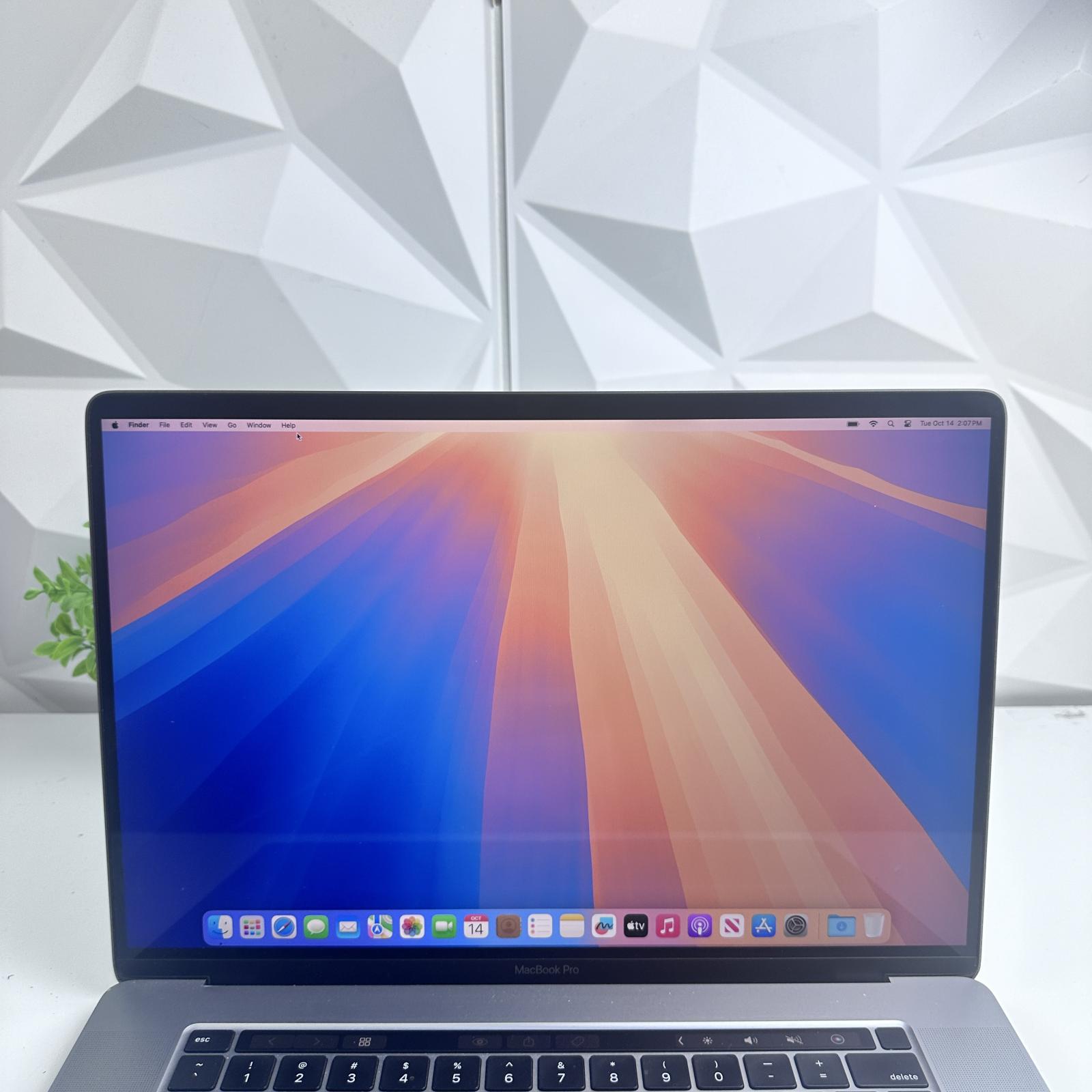 MacBook Pro (16-inch, 2019) Intel 8-Core i9 2.3GHz, 64GB, 1TB SSD - Photo 11